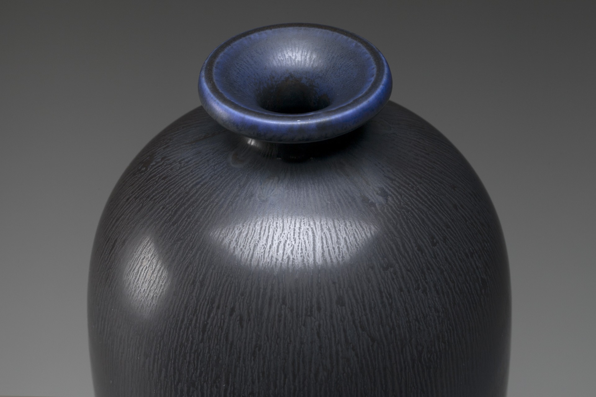 Vase image 3
