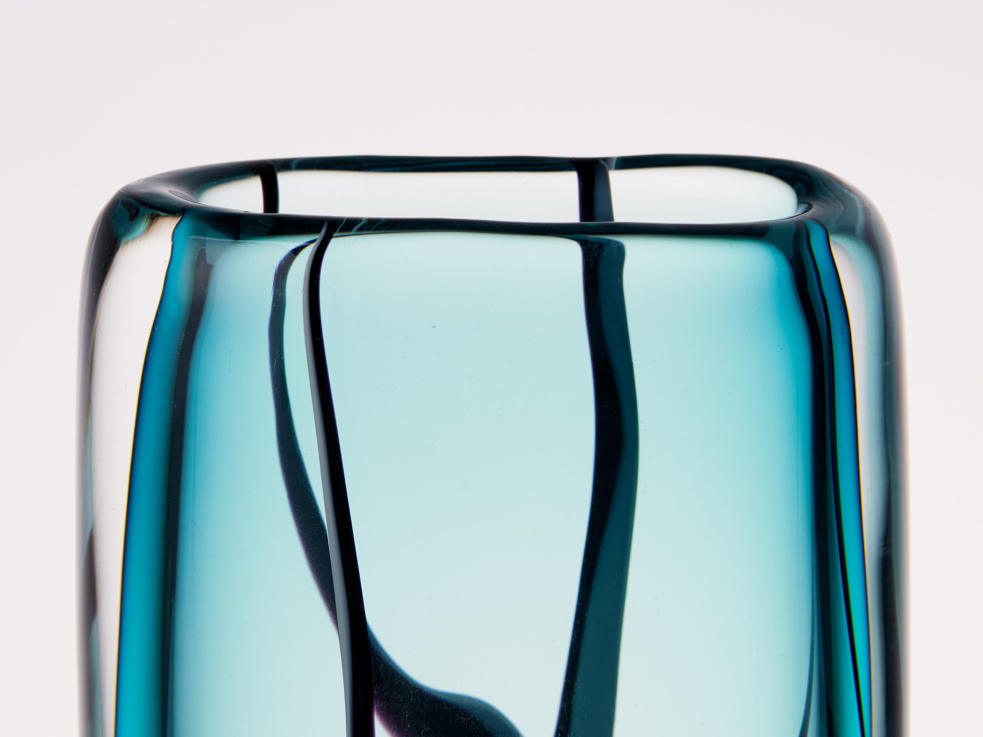 'Winter' Vase image 5