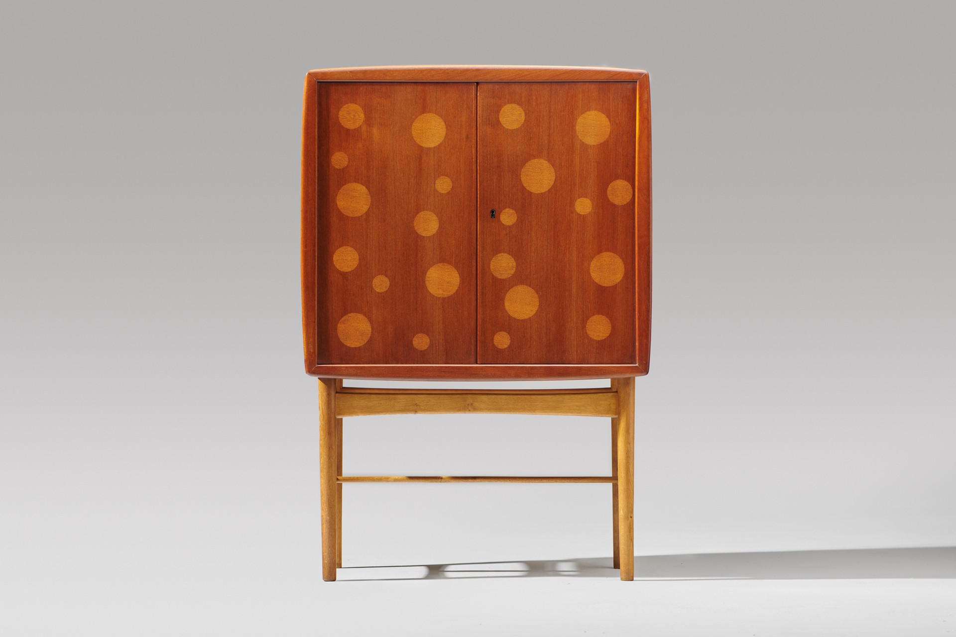 Bar Cabinet image 2