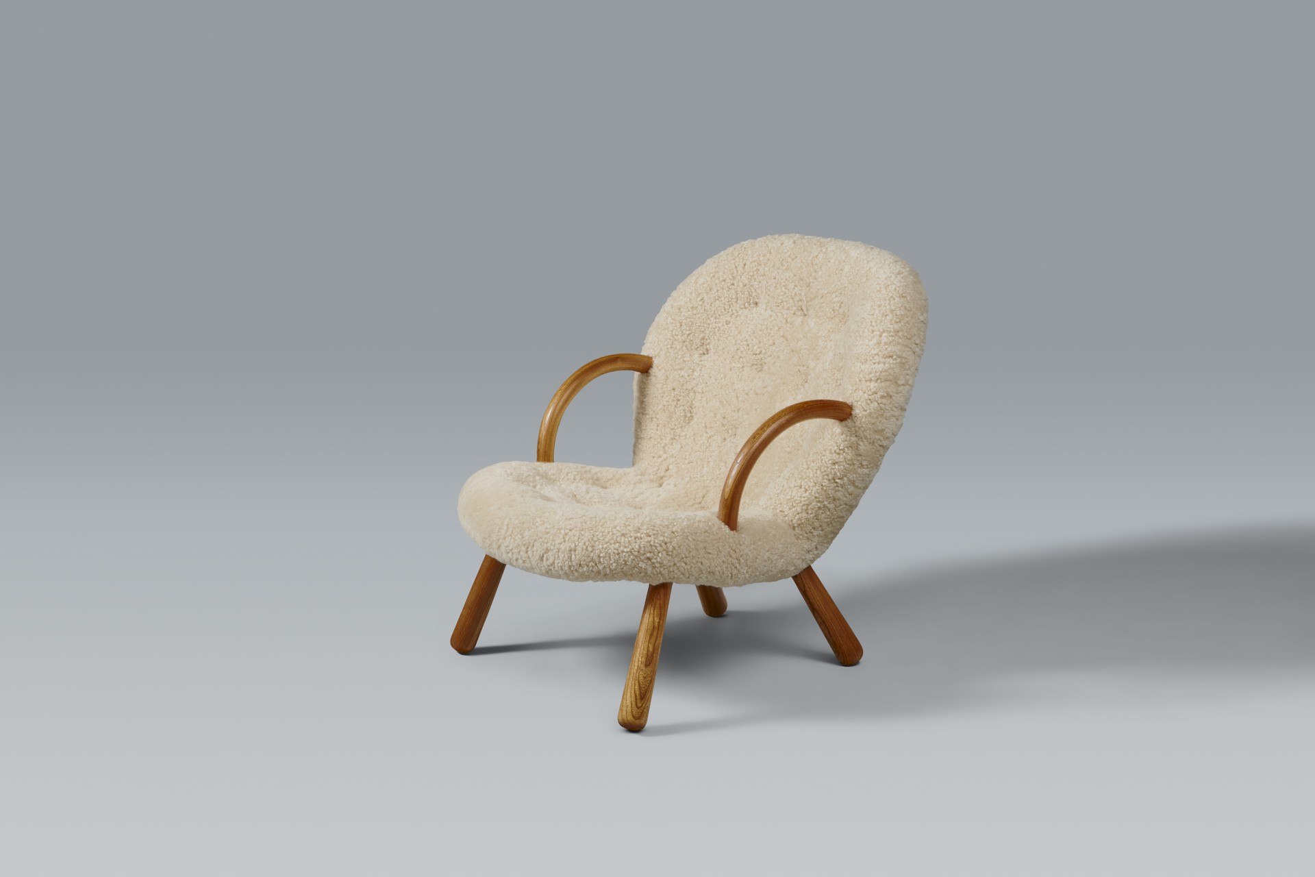 'Clam' Armchair