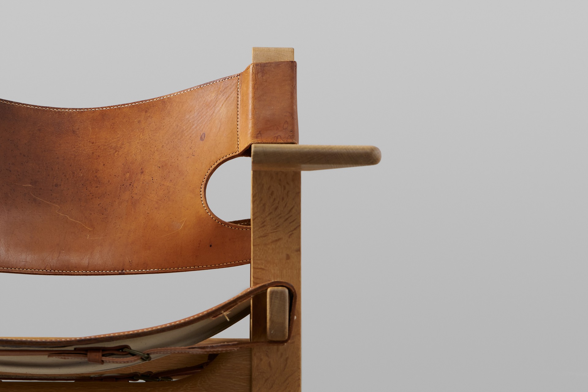 Pair of 'Spanish' Armchairs, Model no. 226 image 5