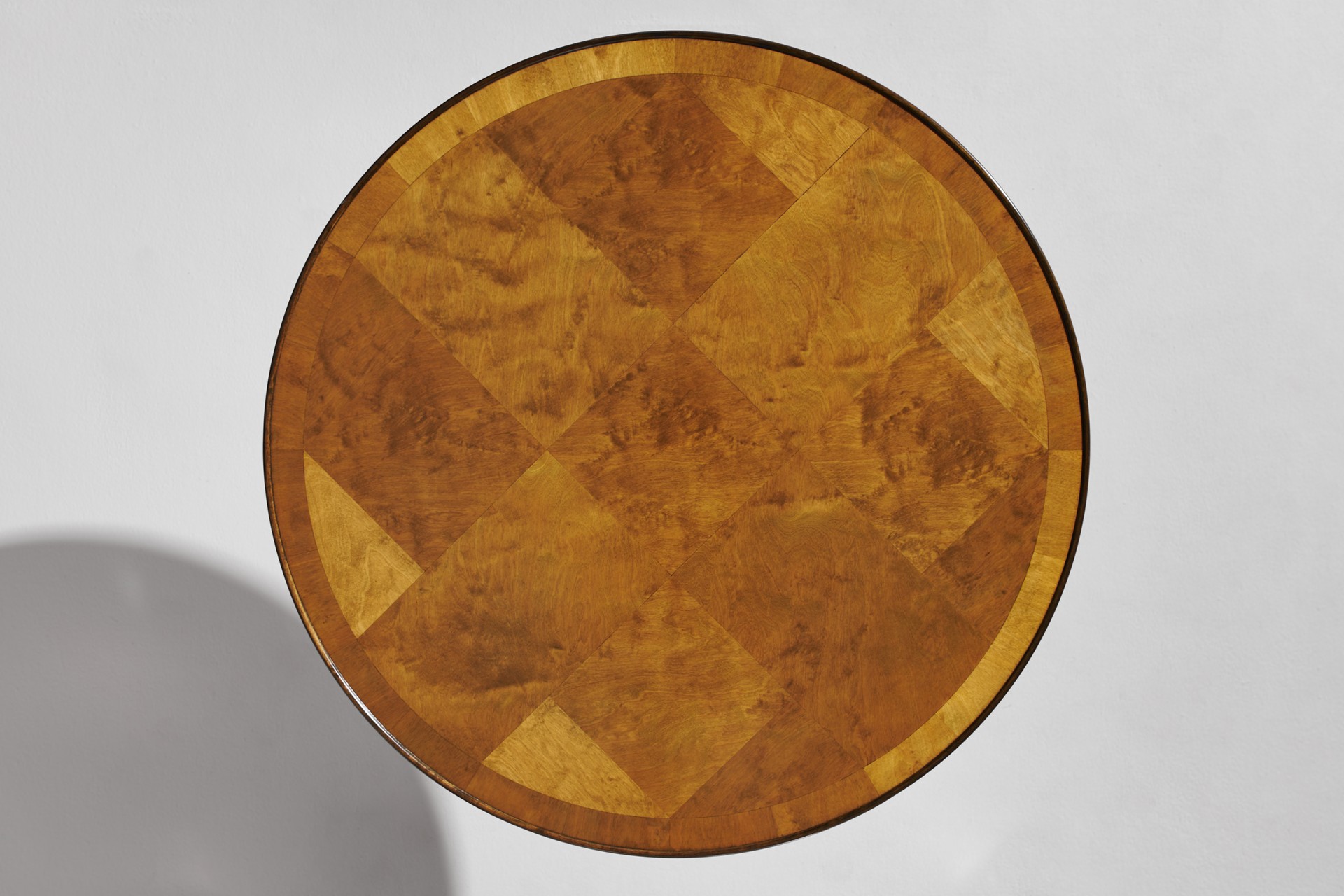'Haga' Table image 2