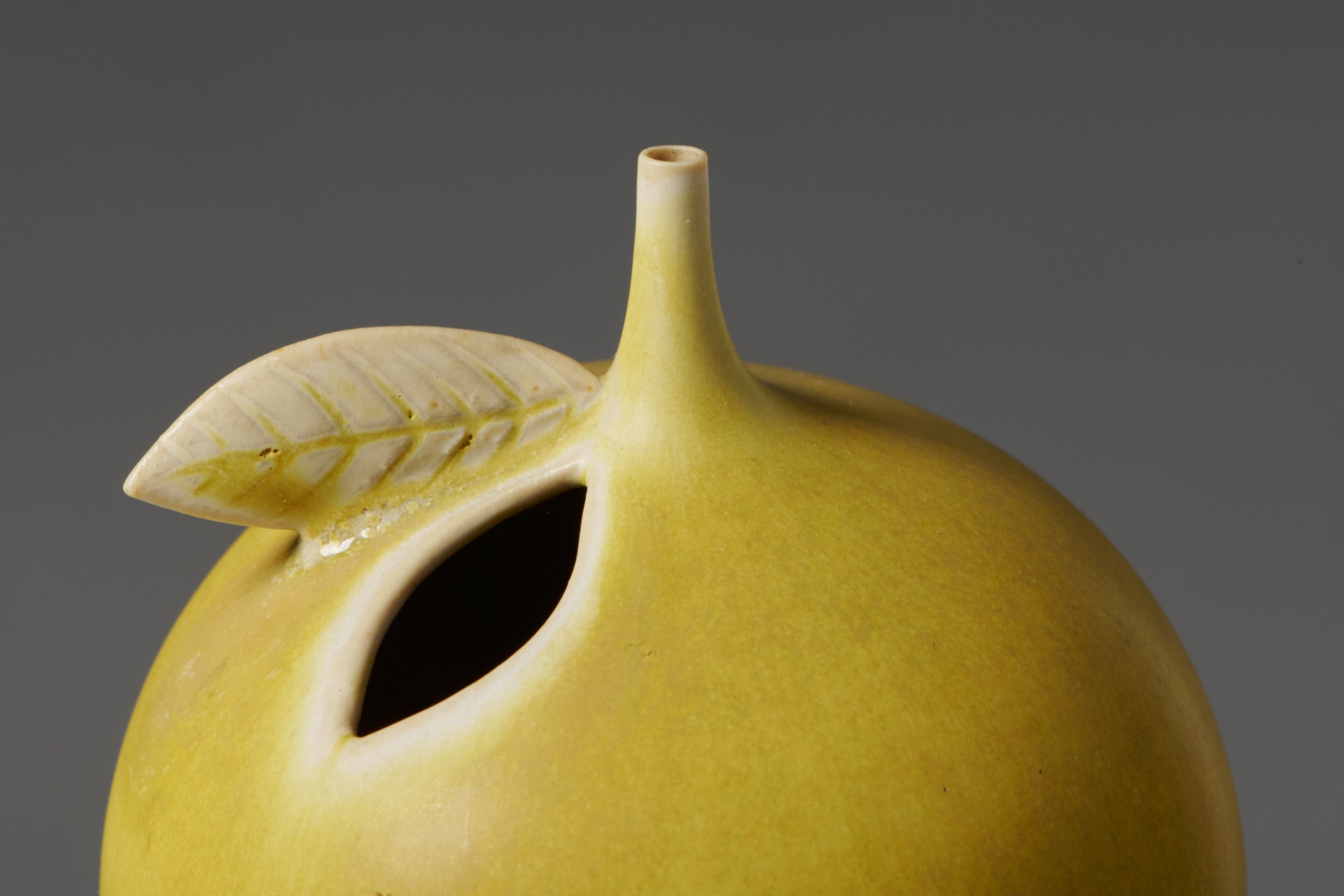 Apple Vase image 3