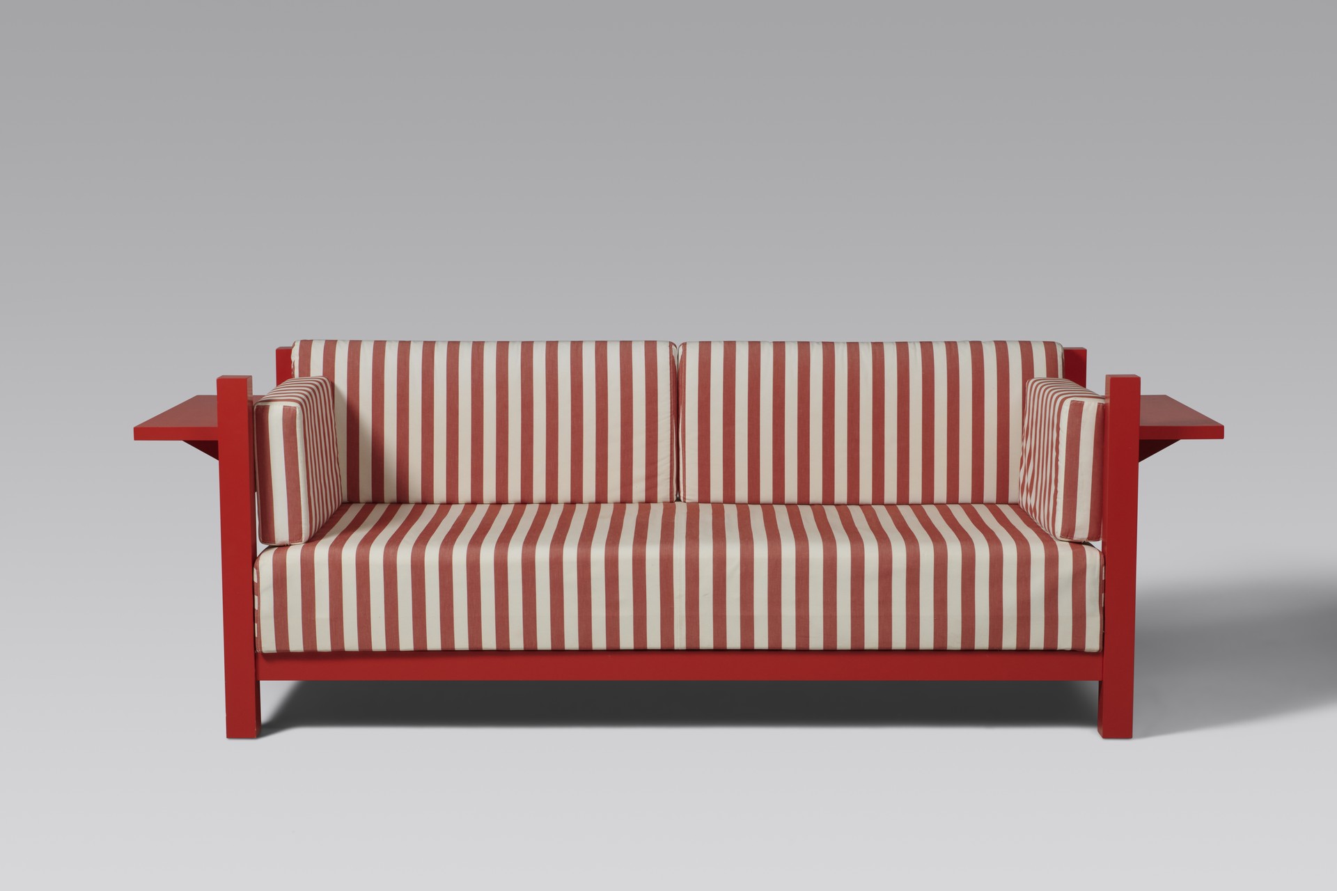 'Victory' Sofa image 3