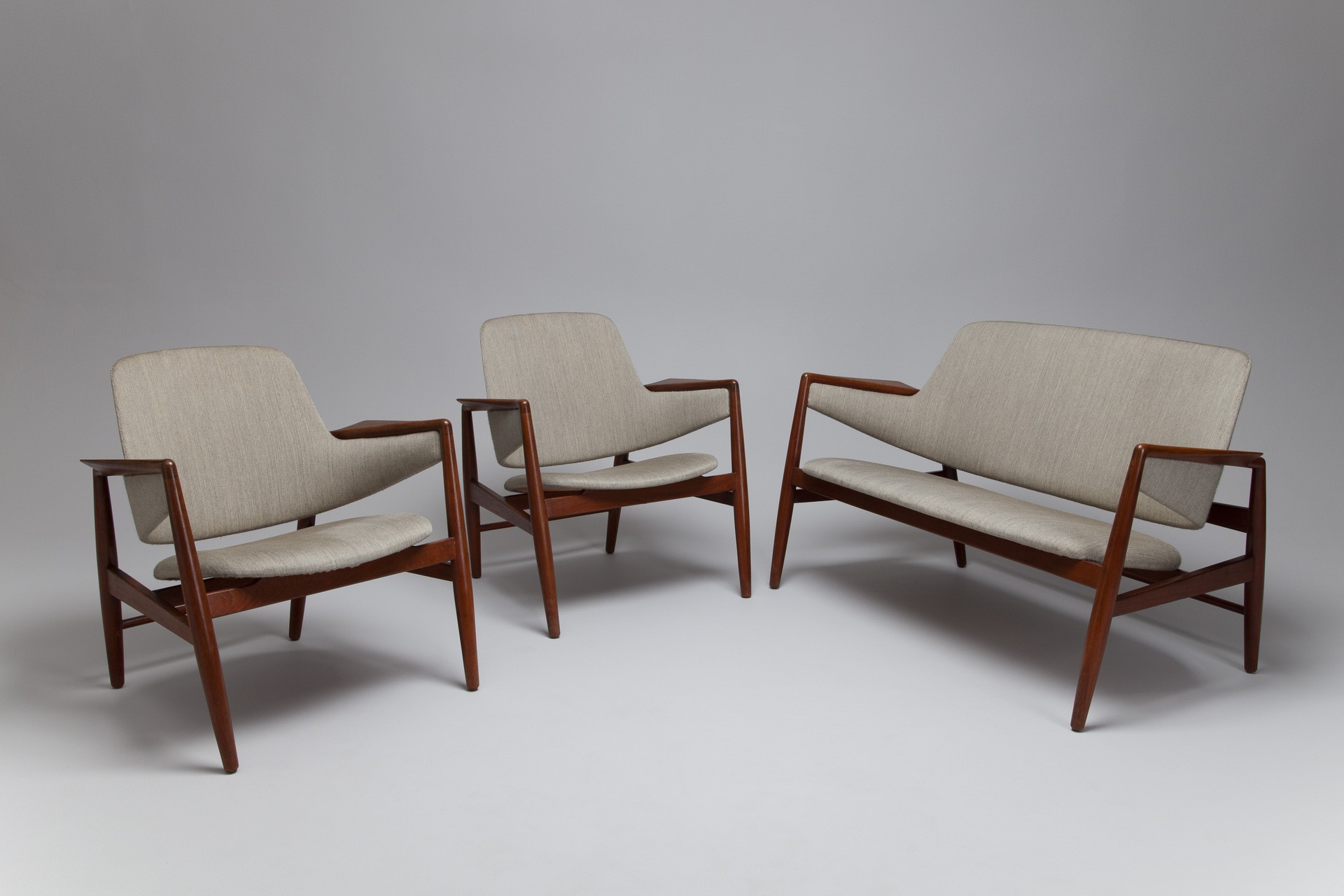 A Pair of Easy Chairs image 6
