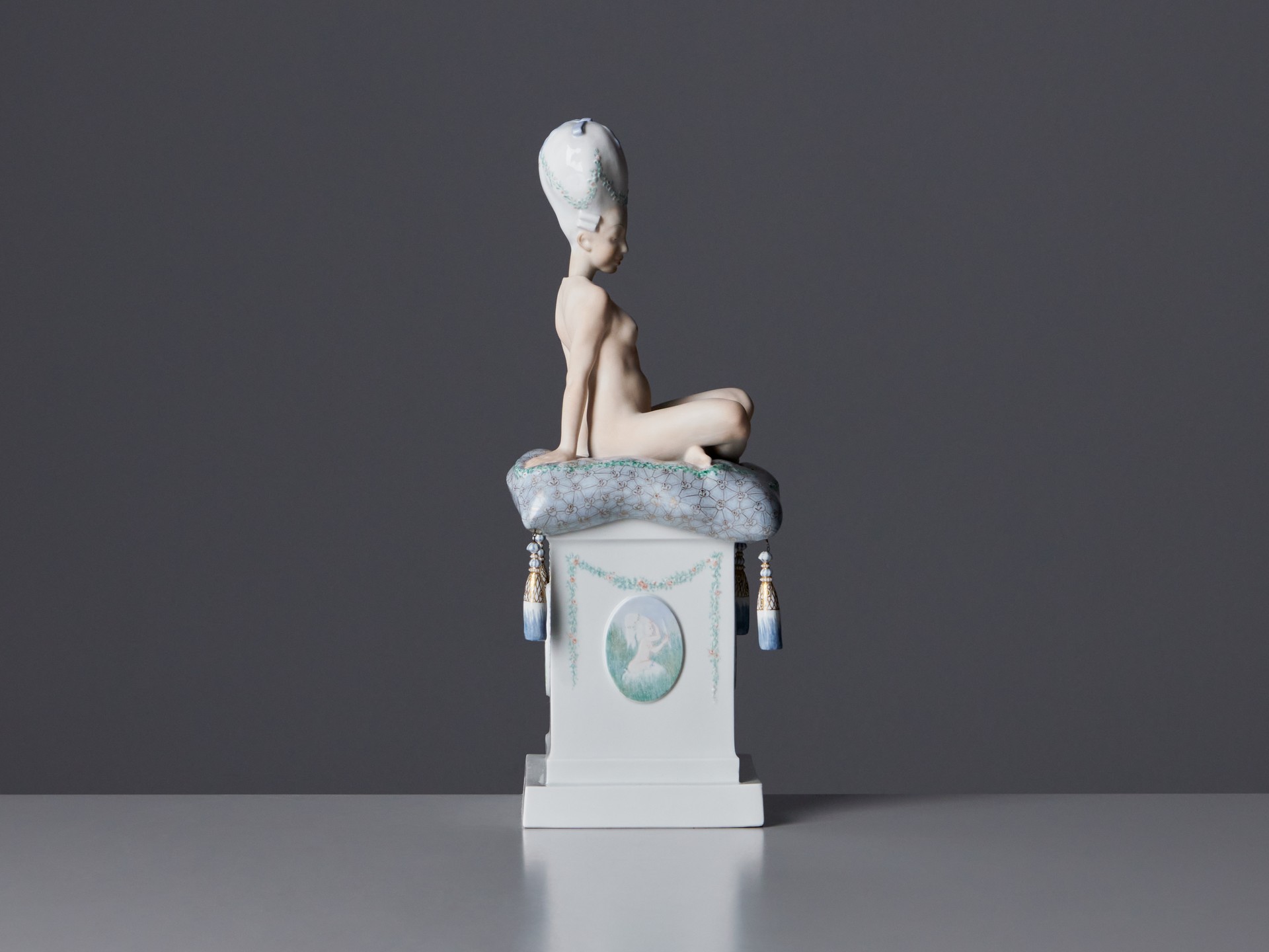 'Ane Mari' Nodding Sculpture image 4