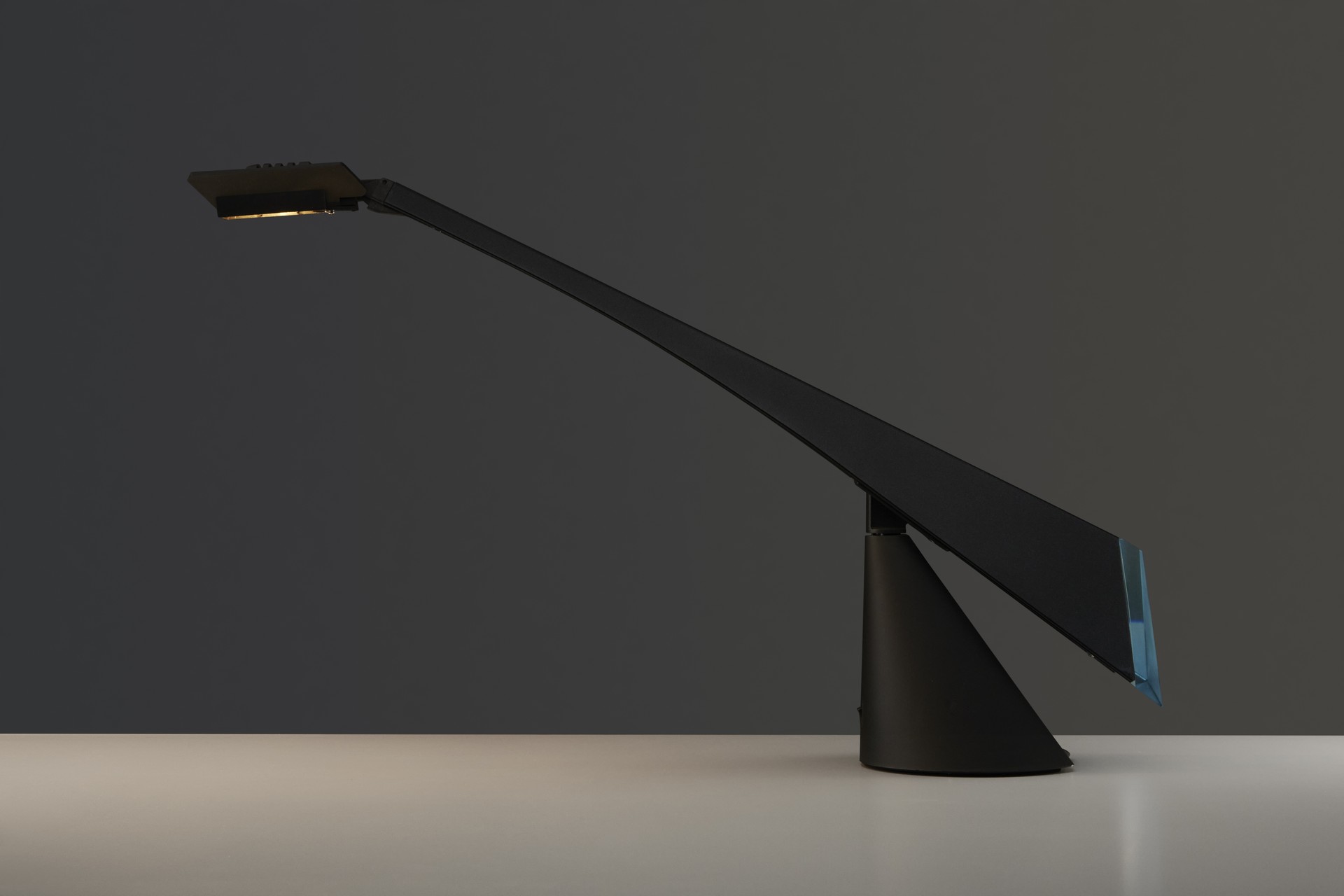 'Messer' Table Lamp image 3