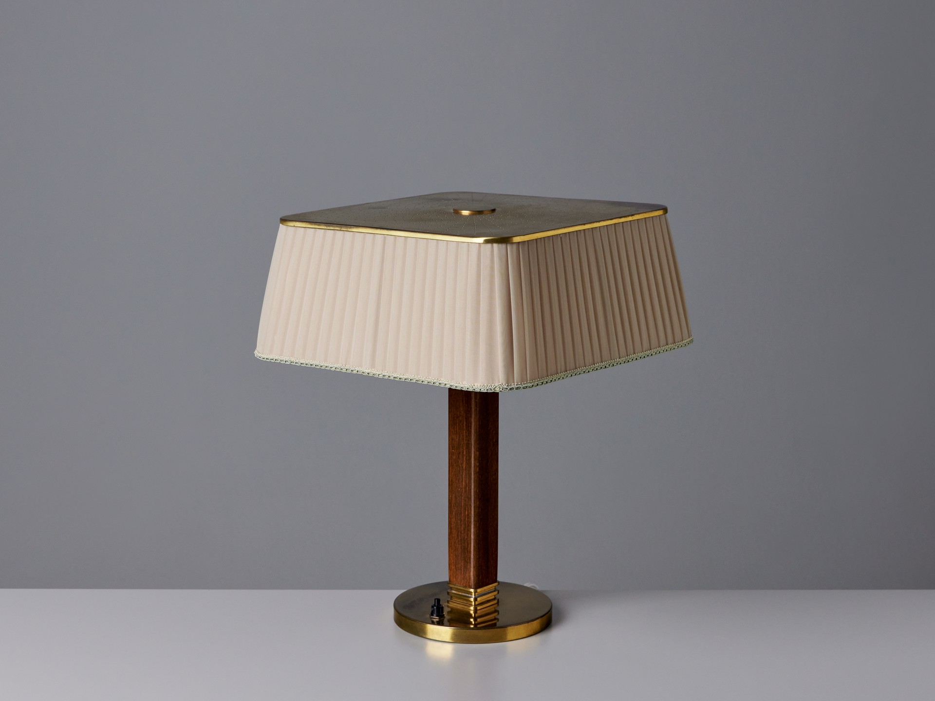 Table Lamp image 2