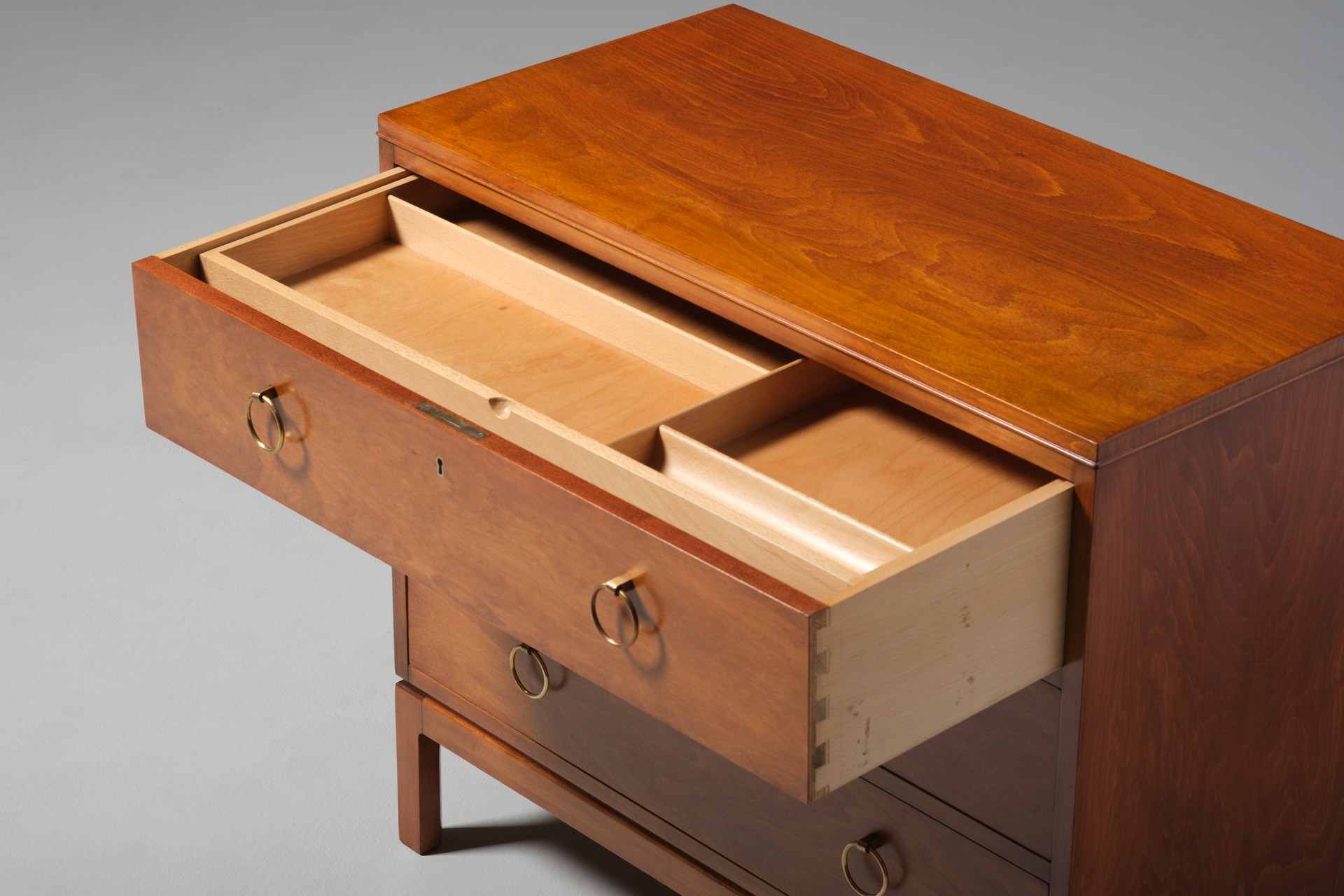 Pair of Chest of Drawers image 4
