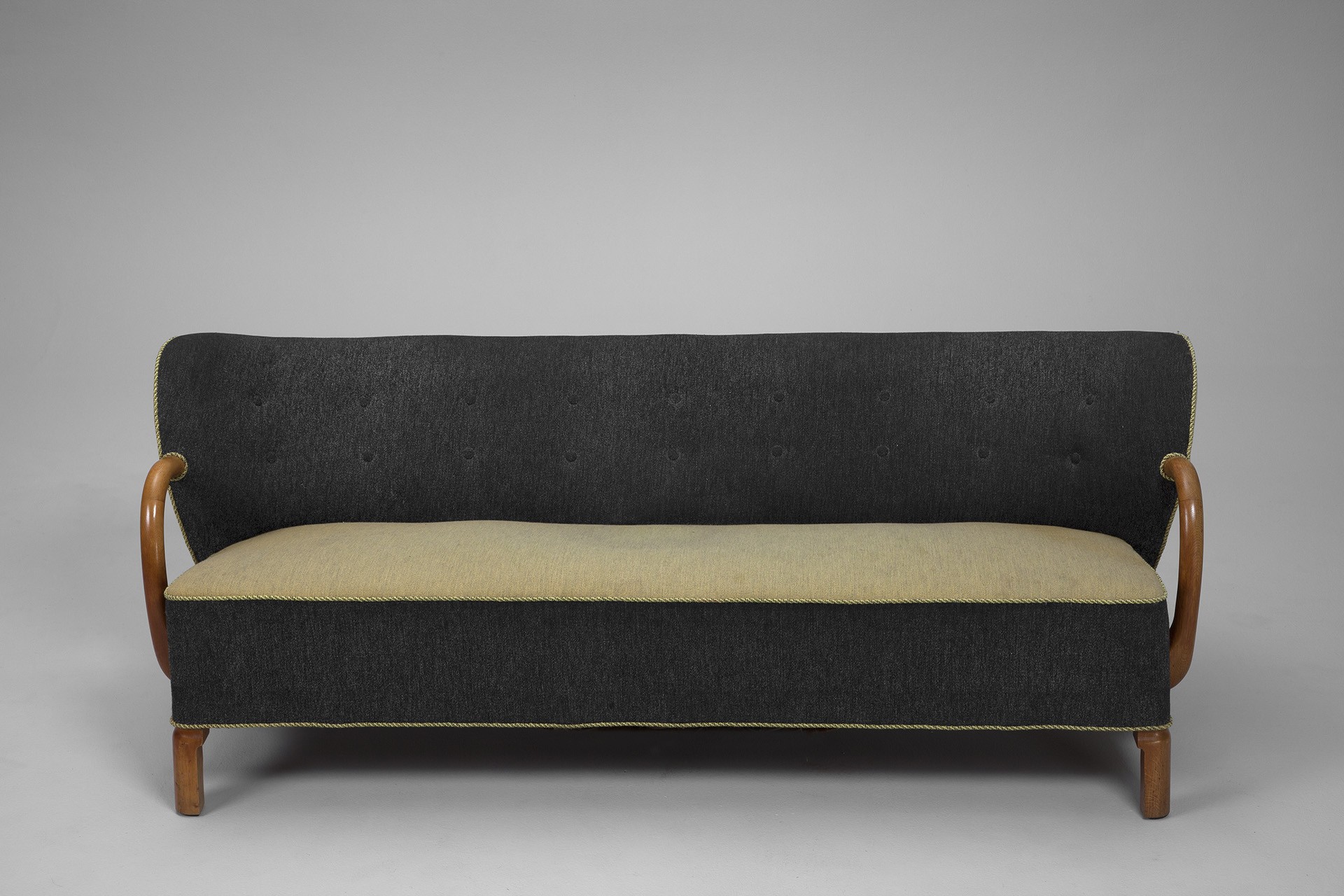 Sofa image 2