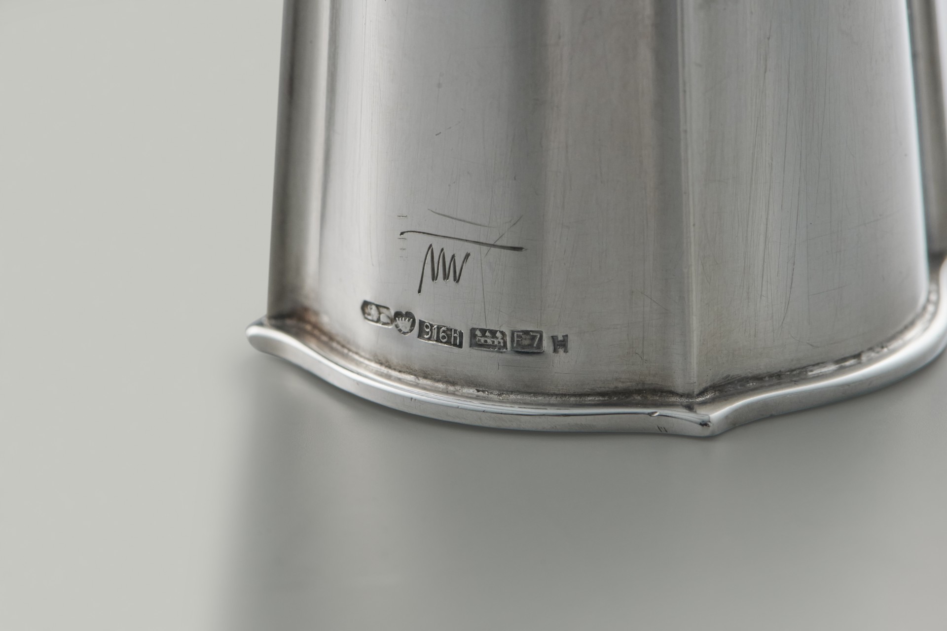 Vase image 3