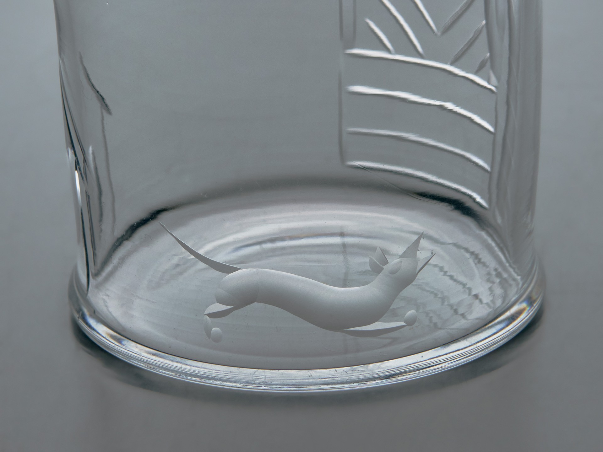 'Spaniard' Vase with Cover image 7