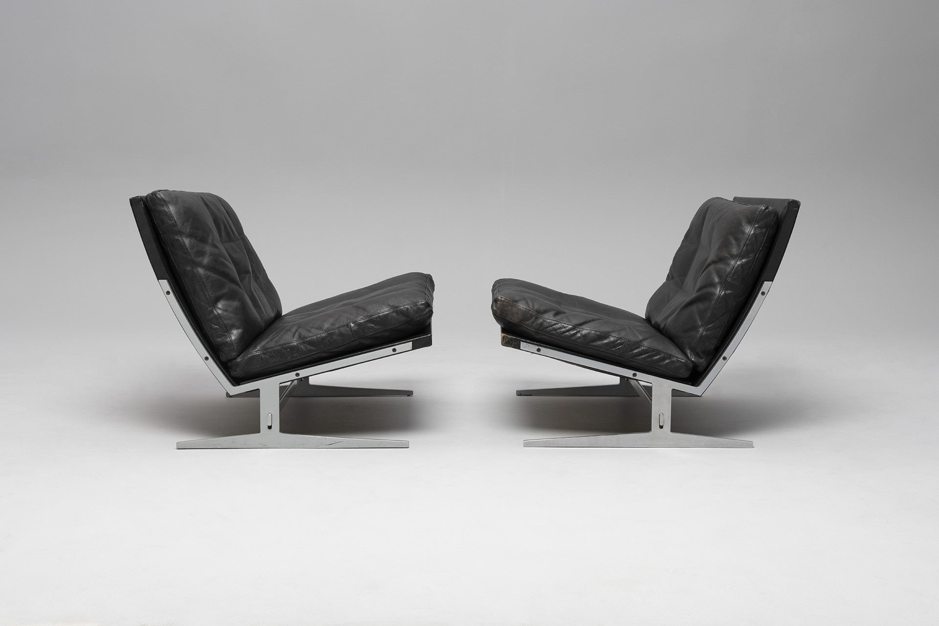 Pair of Lounge Chairs, Model no. BO 561