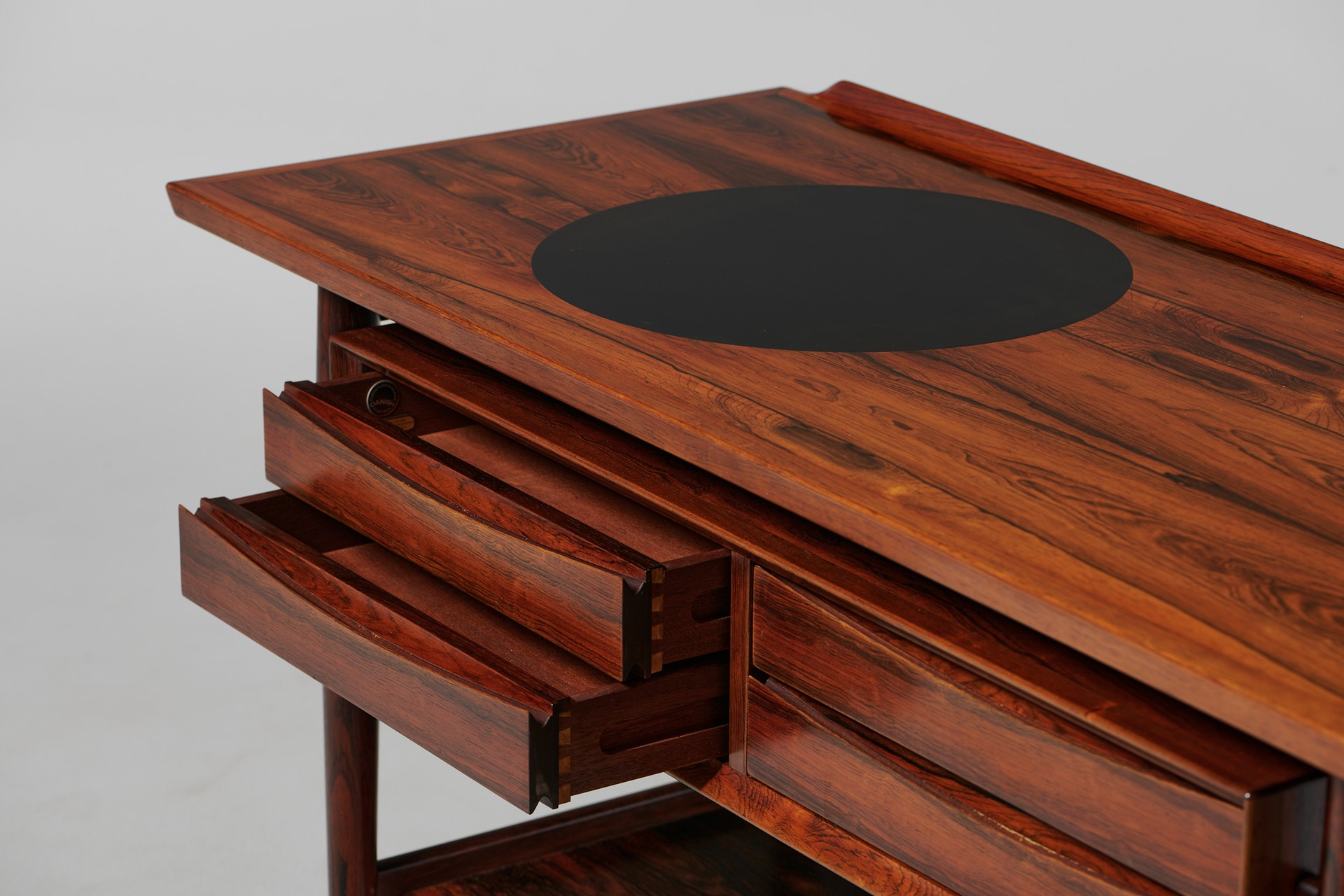 Sideboard image 6