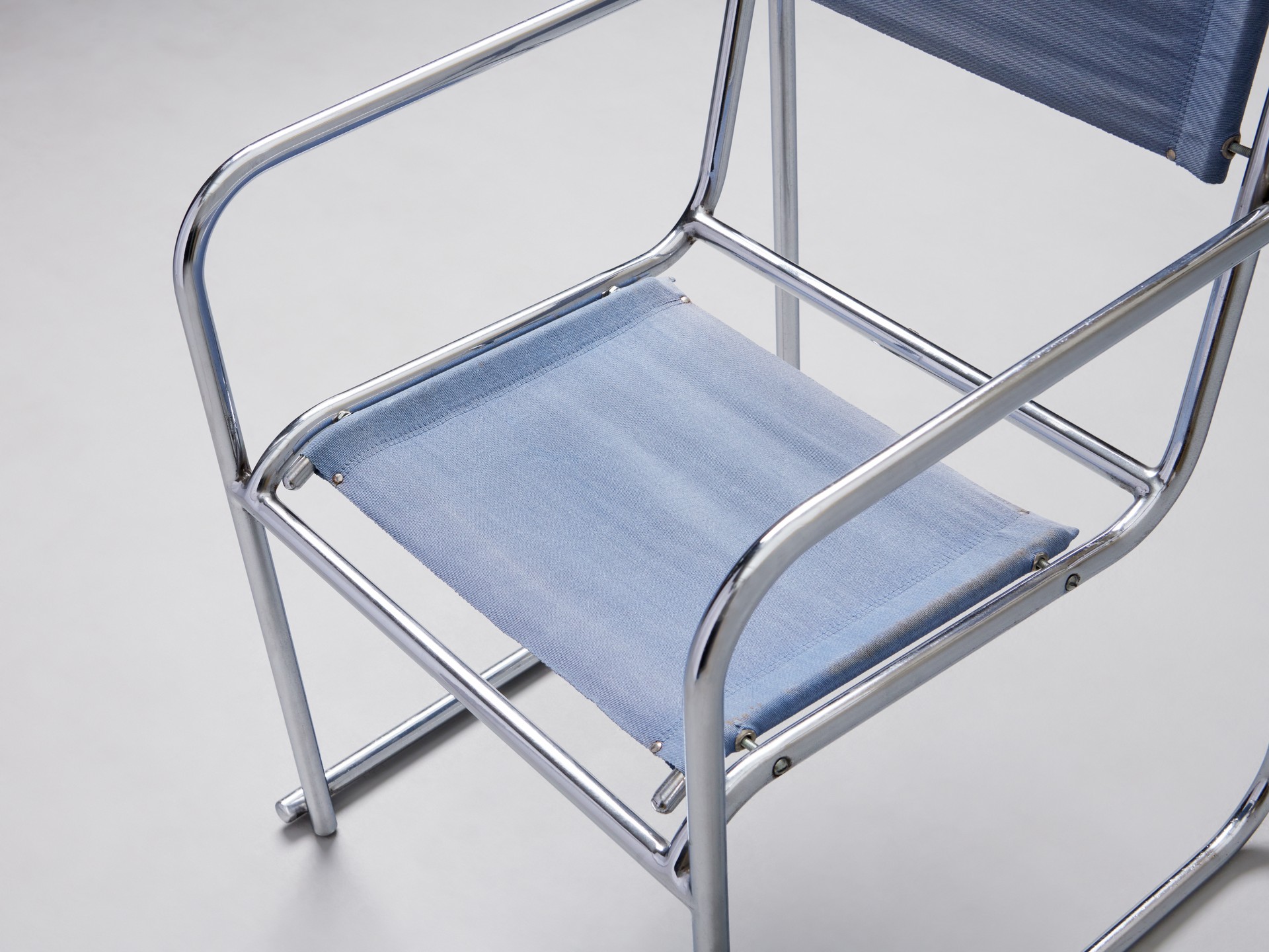 Pair of 'RP-7' Stacking Chairs image 8