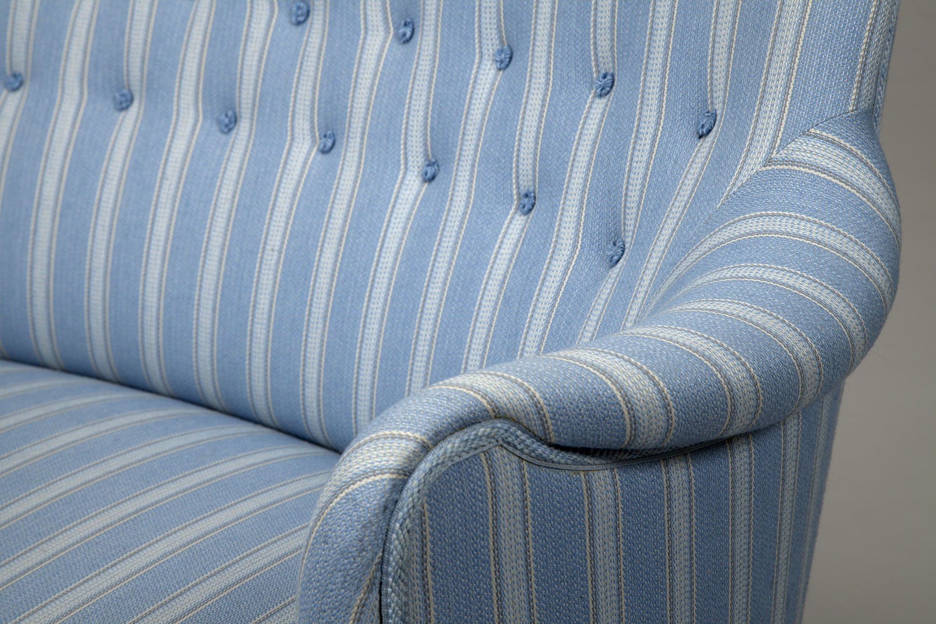 Sofa image 4