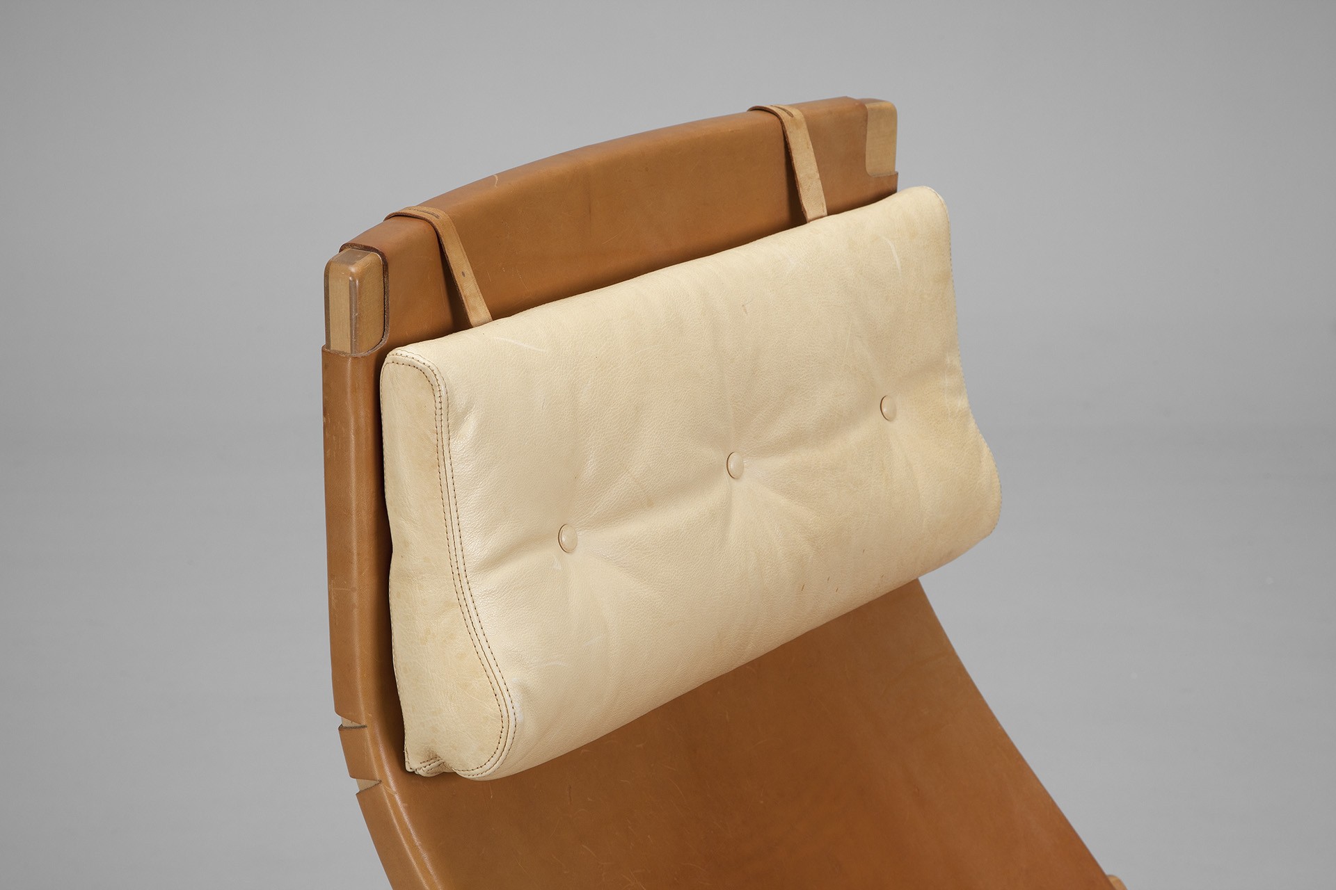 'Pernilla' Lounge Chair And Ottoman image 6
