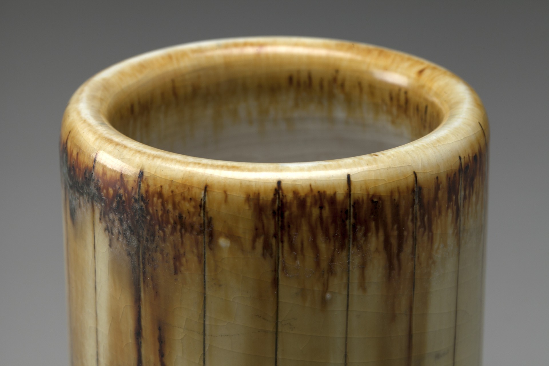 Vase image 3