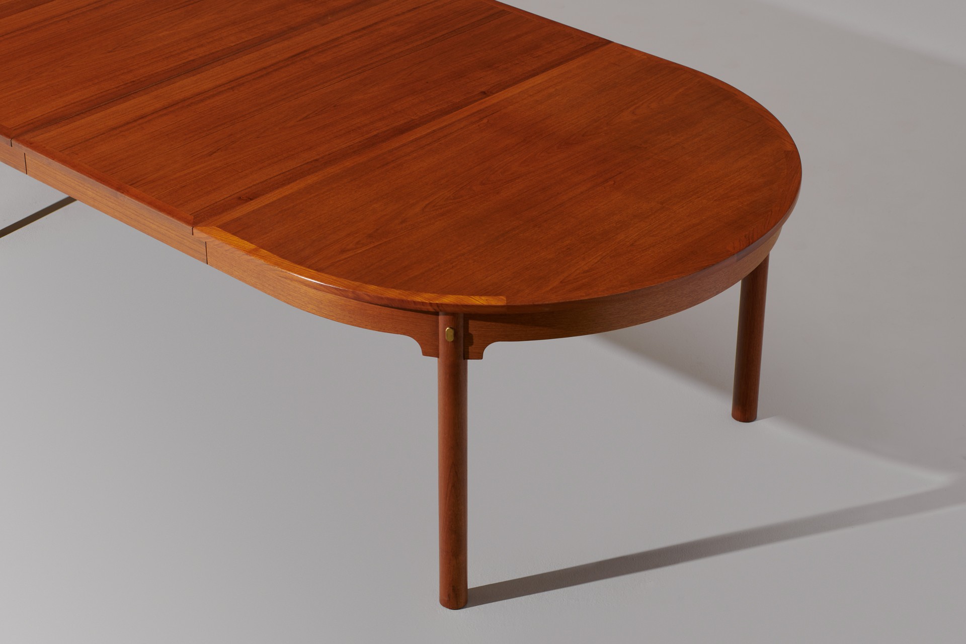'Oresund' Extendable Dining Table image 5