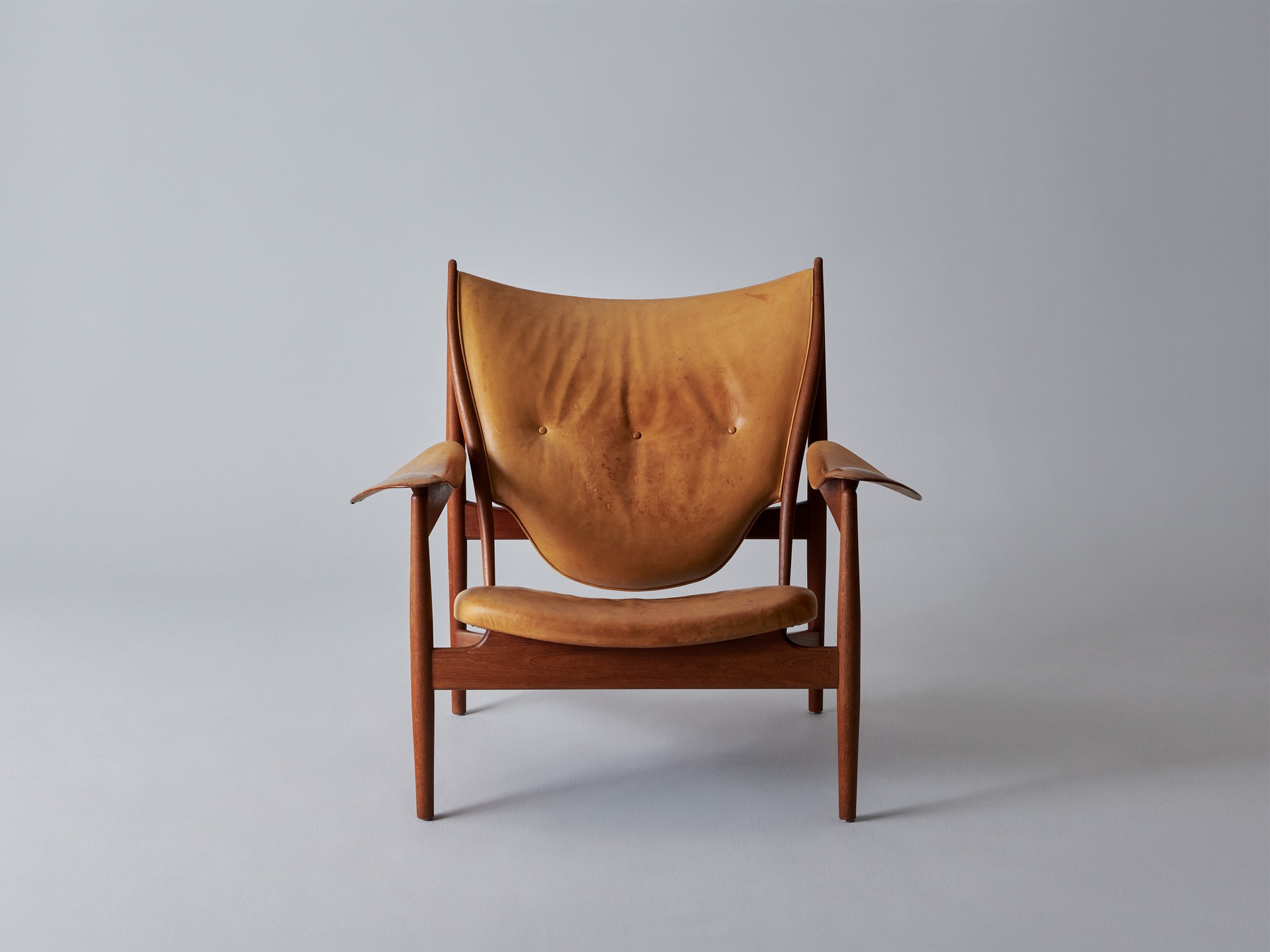 'Chieftain' Armchair image 2