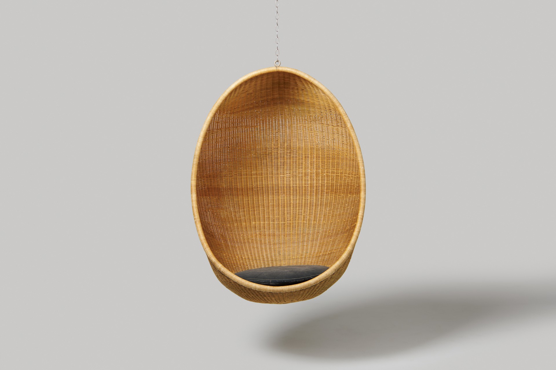 Hanging Egg Chair image 2