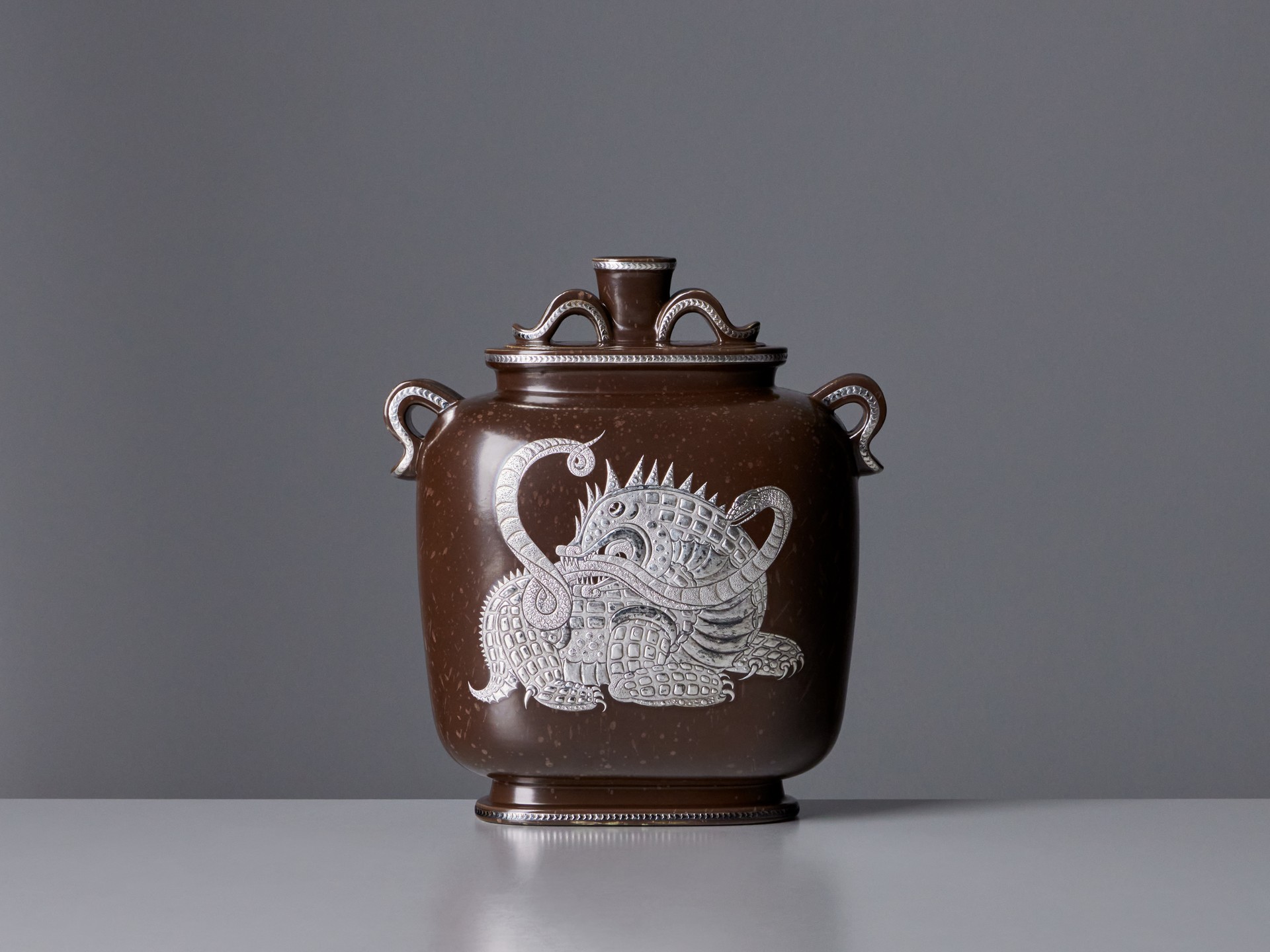 'Argenta' Urn with Cover