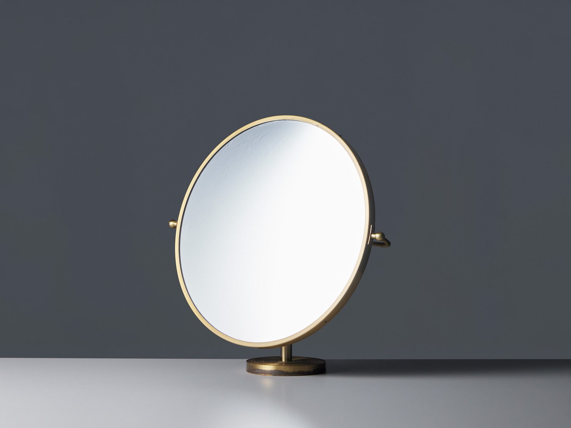 Adjustable Table Mirror