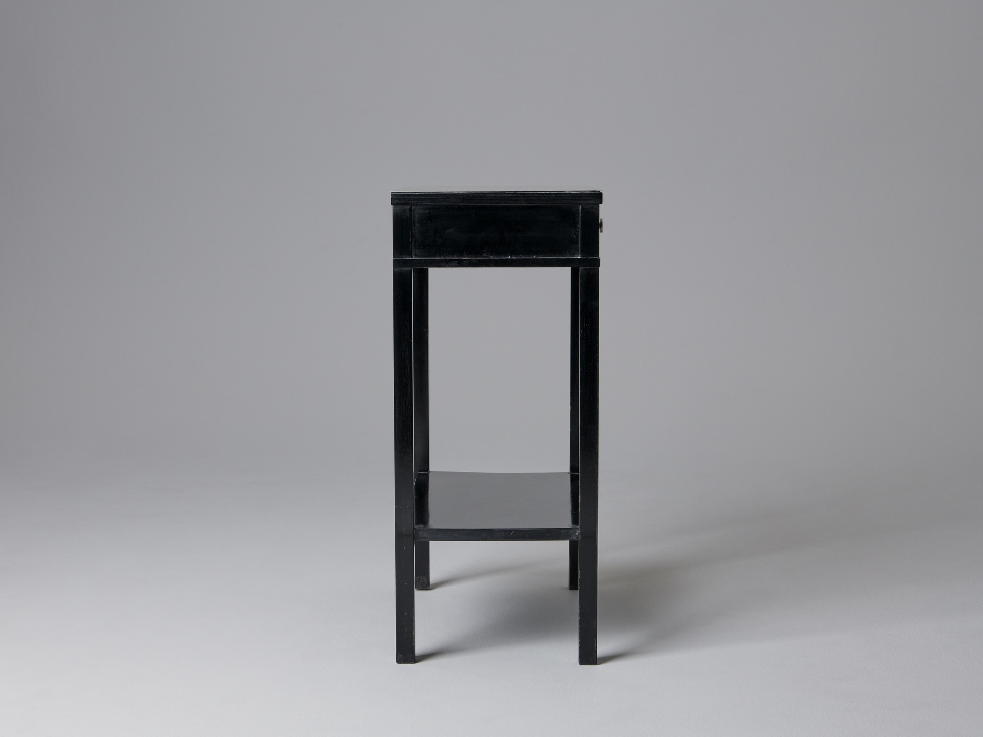 Table and Mirror image 7