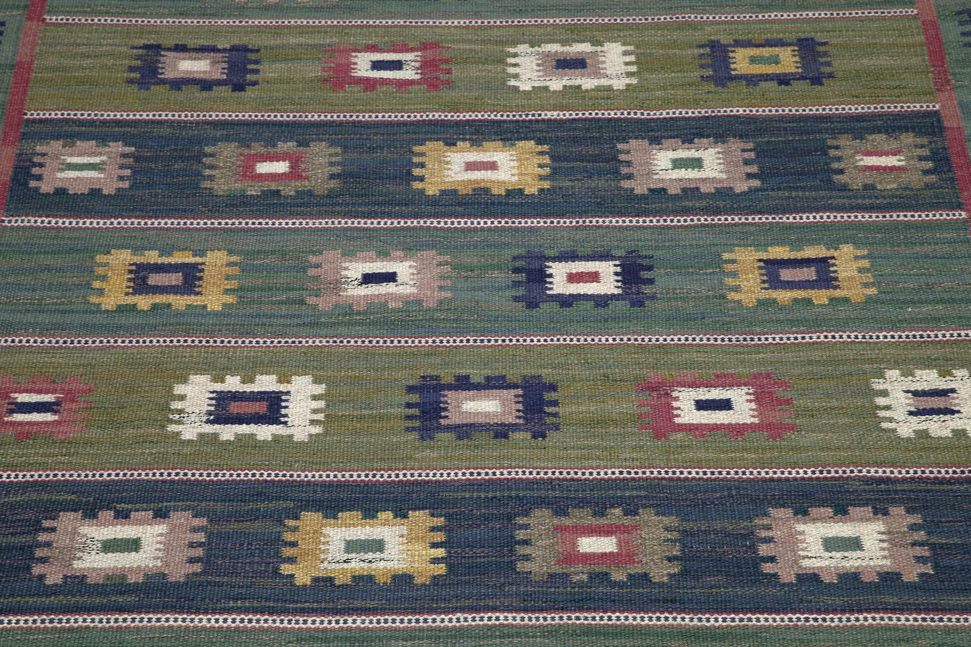 Early Carpet image 3
