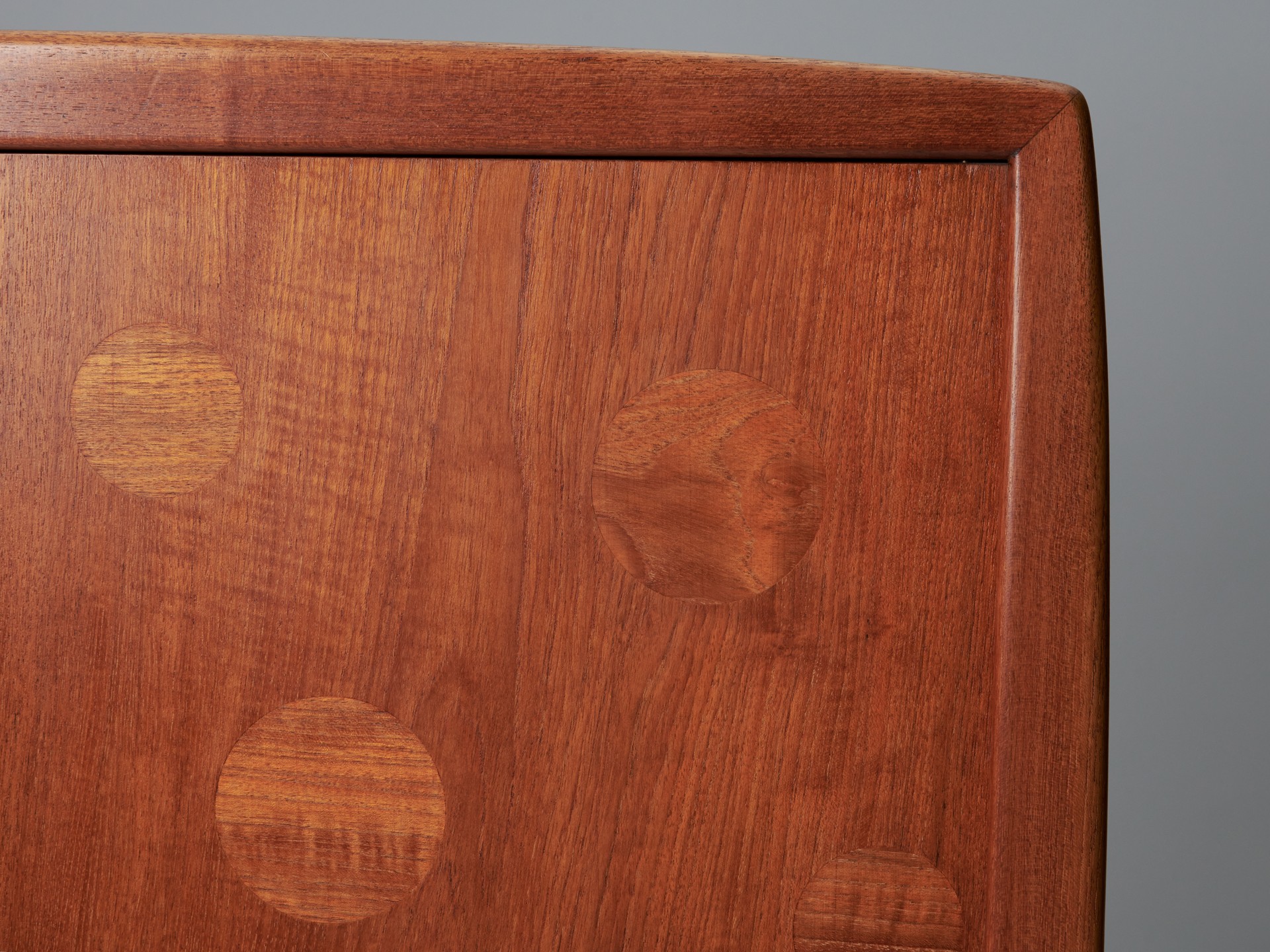Bar Cabinet image 7