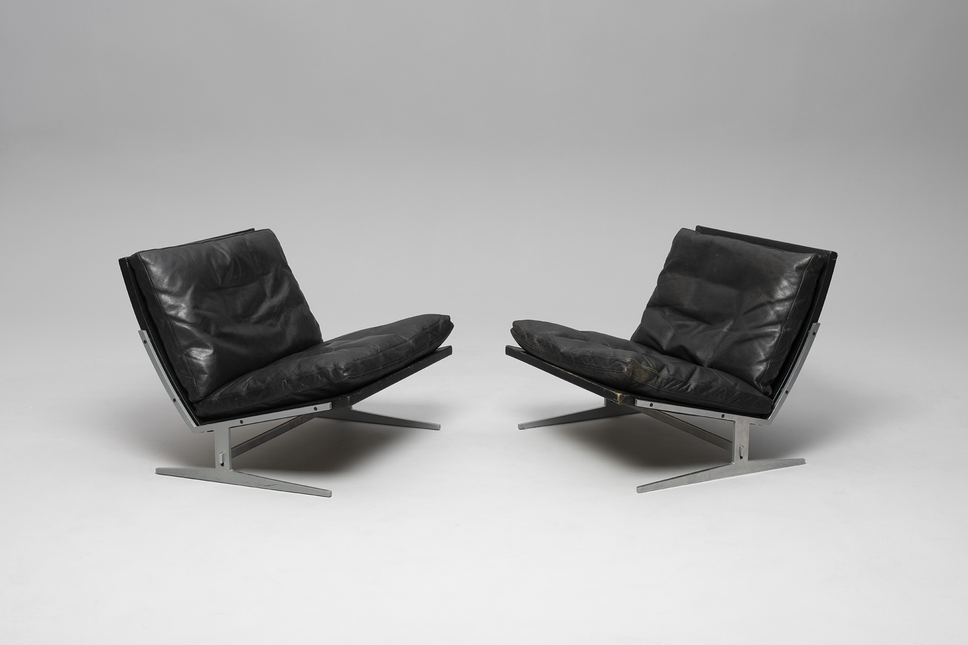 Pair of Lounge Chairs, Model no. BO 561 image 2