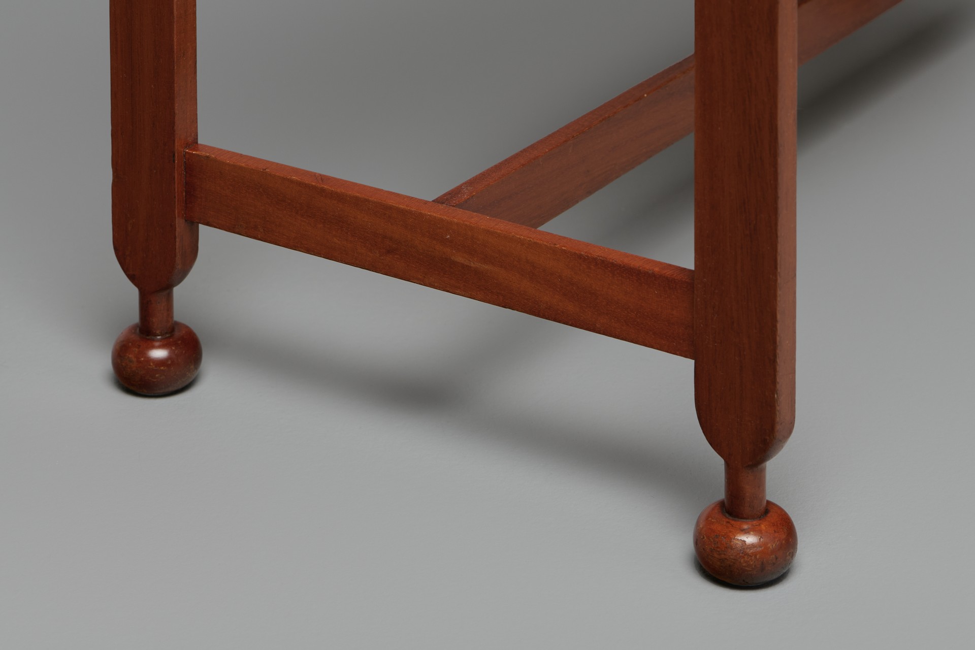 Occasional Table/Console, Model no. 2057 image 4