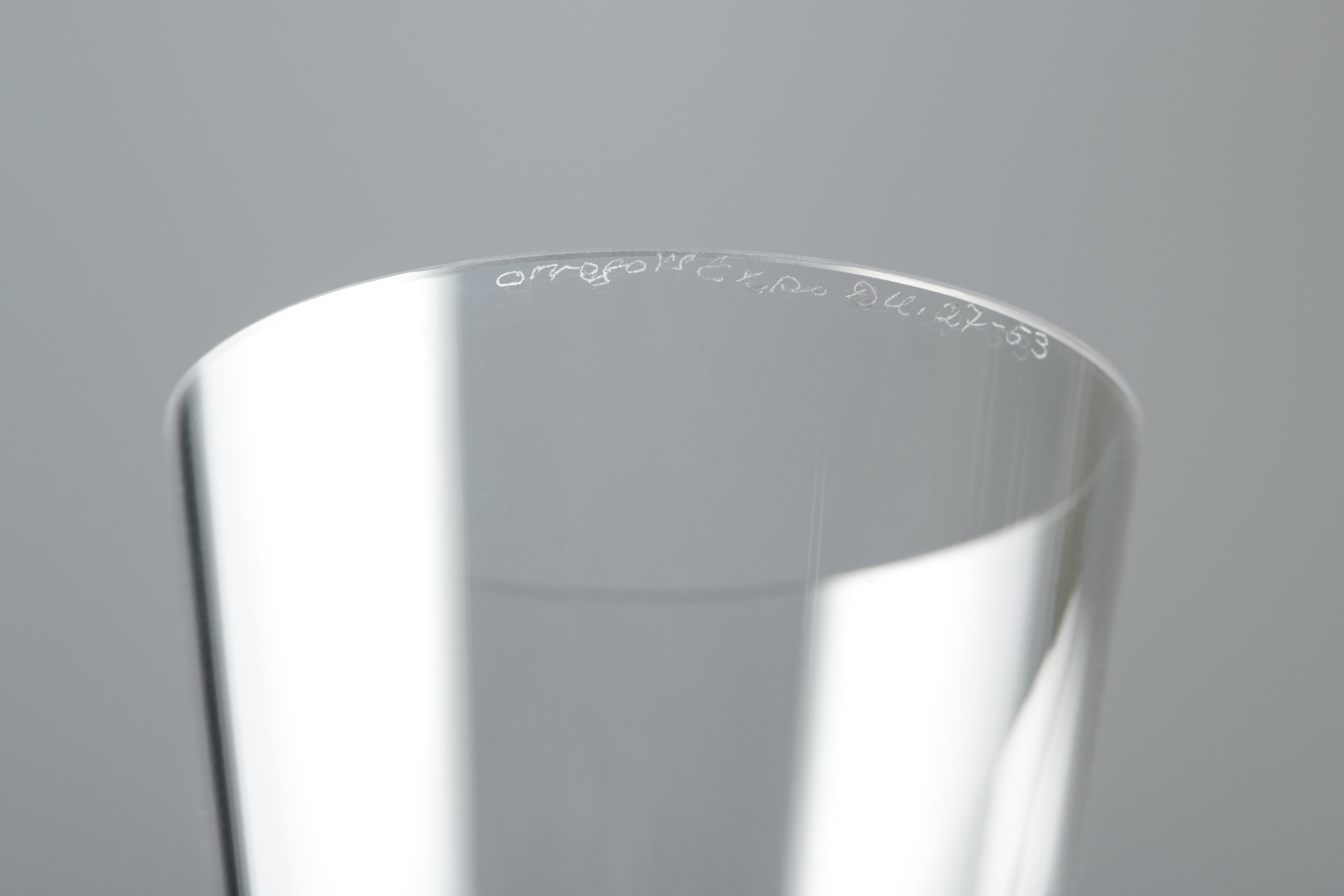 'Hour Glass' Vase image 3