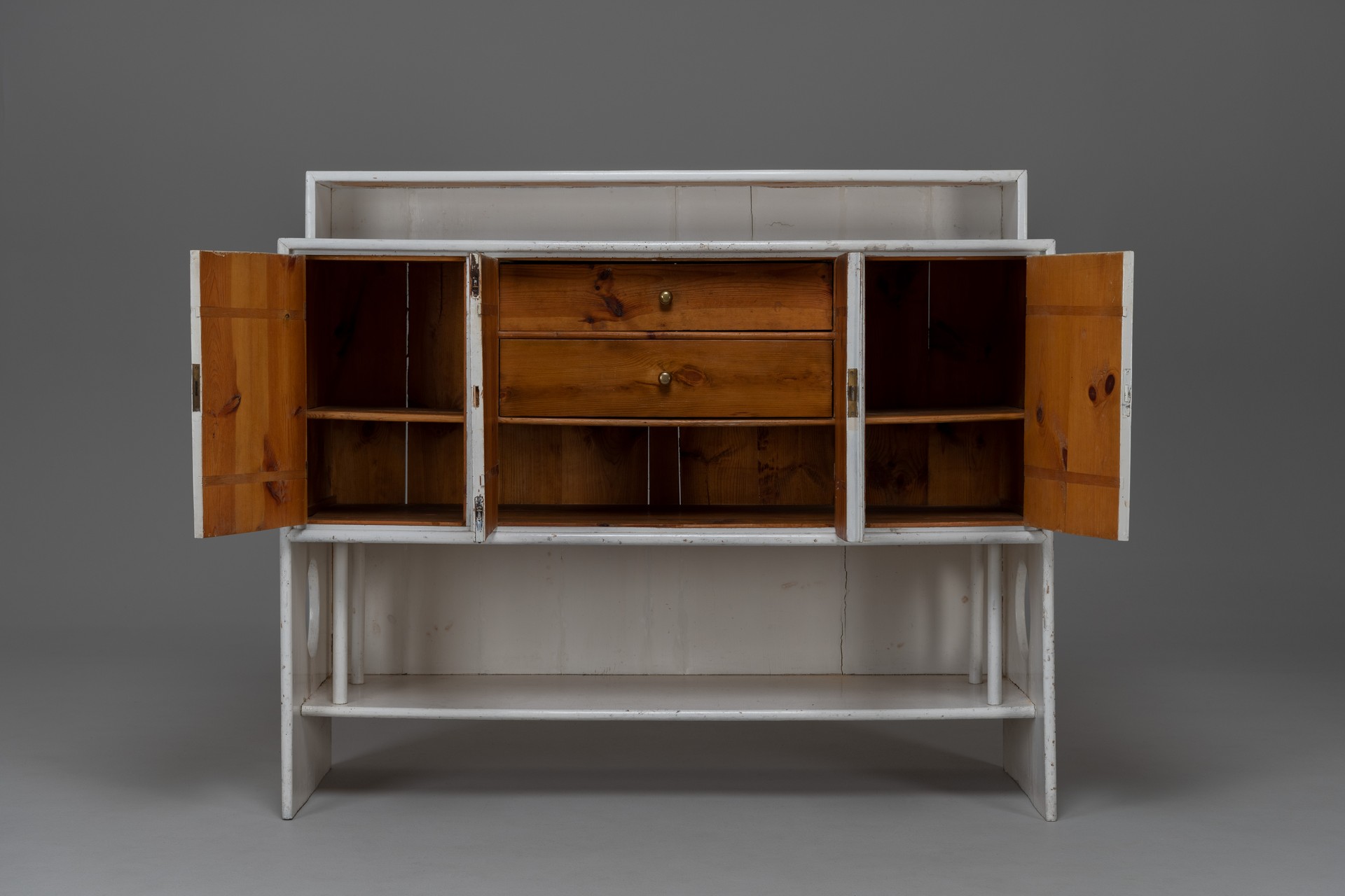 Cabinet image 4