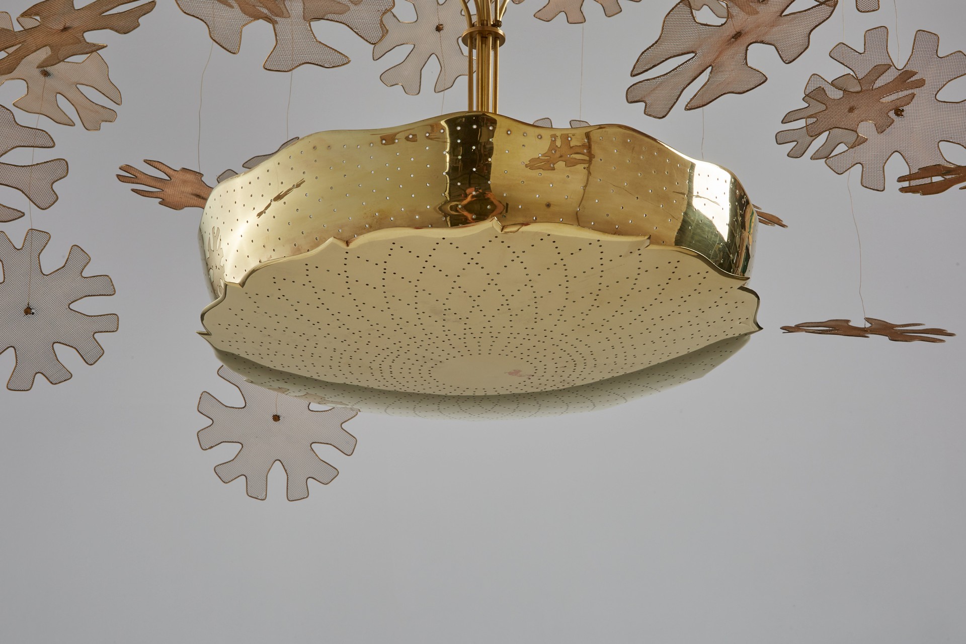 Large 'Snowflake No. 1' Chandelier, Model no. 9014, from the 'Fantasia' Series image 6