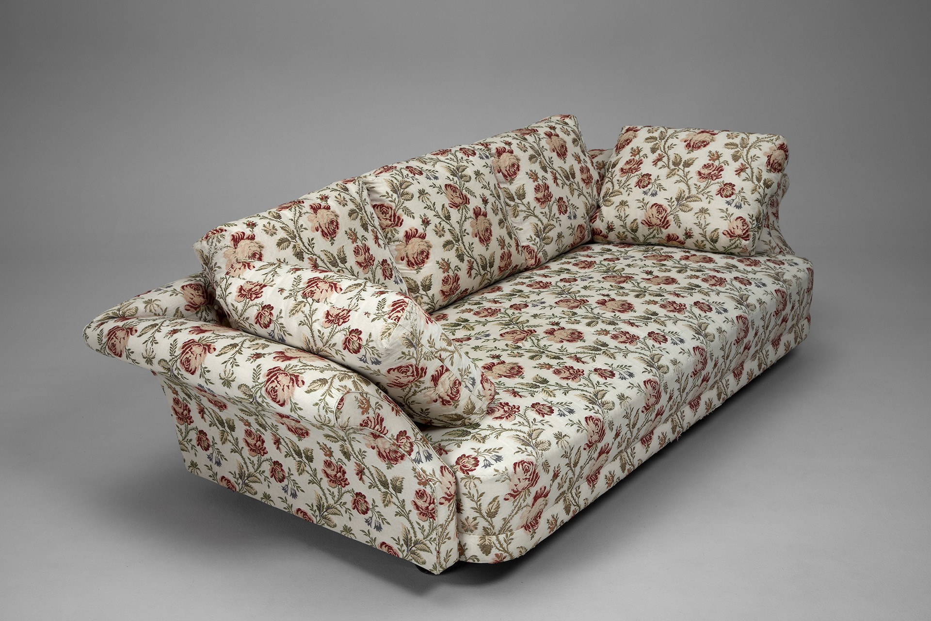 "Liljevalchs" Sofa image 3