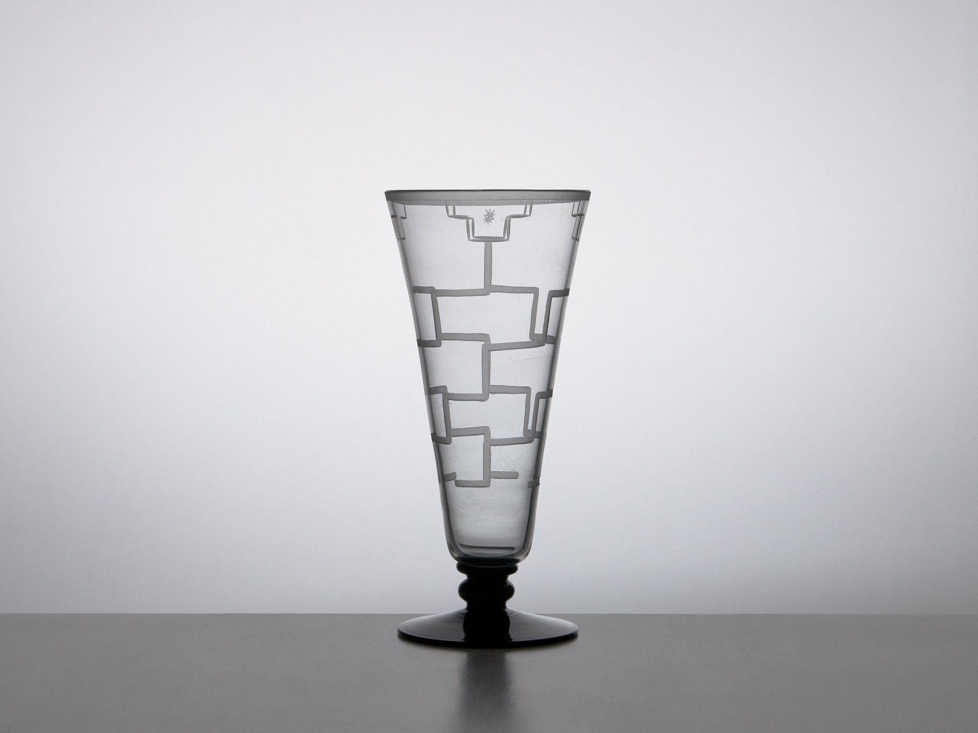 Vase image 3