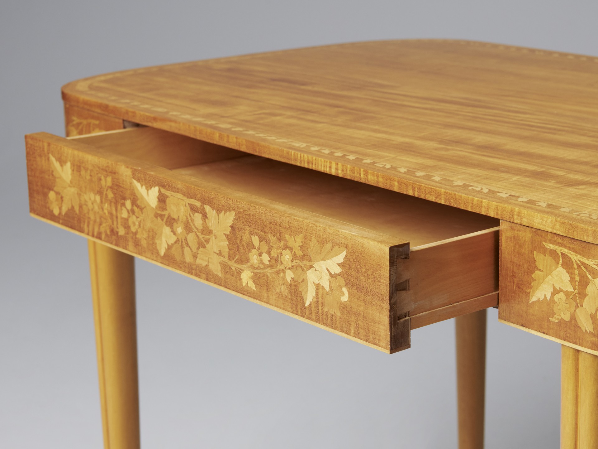 Side Table image 4