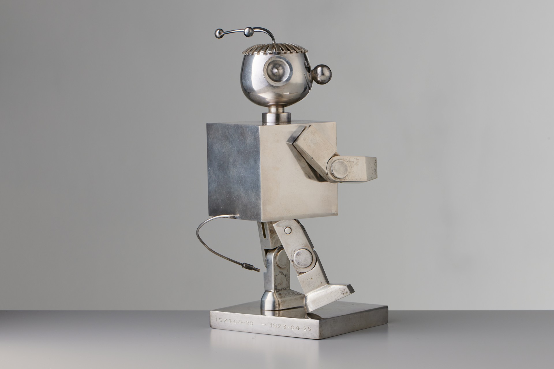 Robot Sculpture image 2
