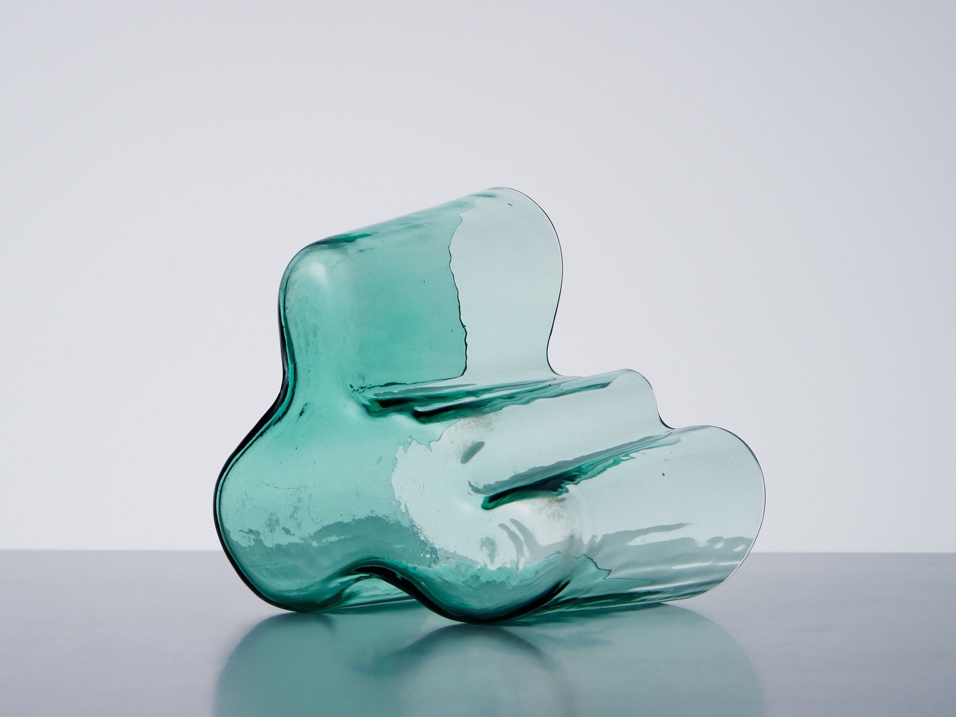 Early 'Savoy' Vase image 7