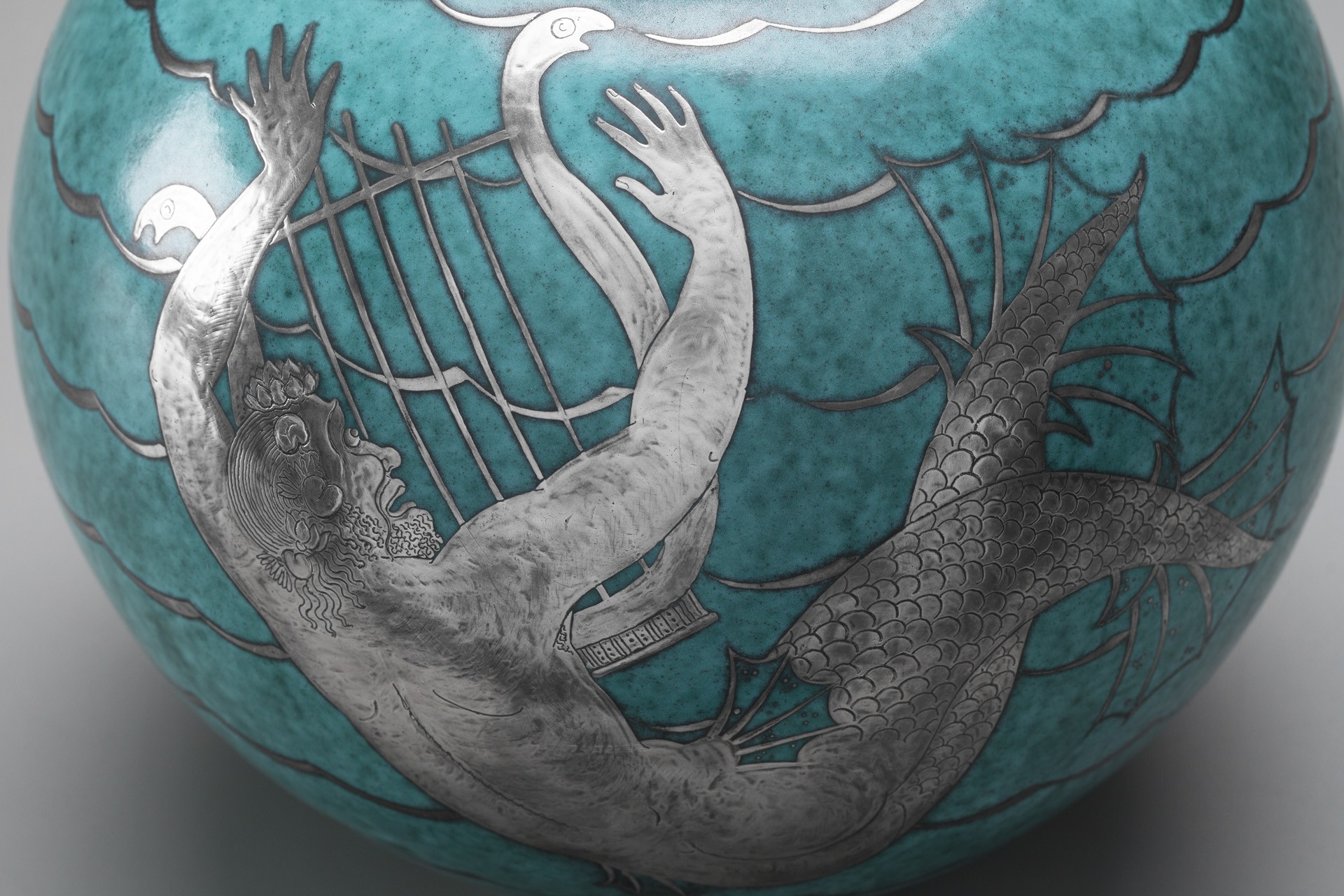 Argenta 'Neptune' Vase image 3