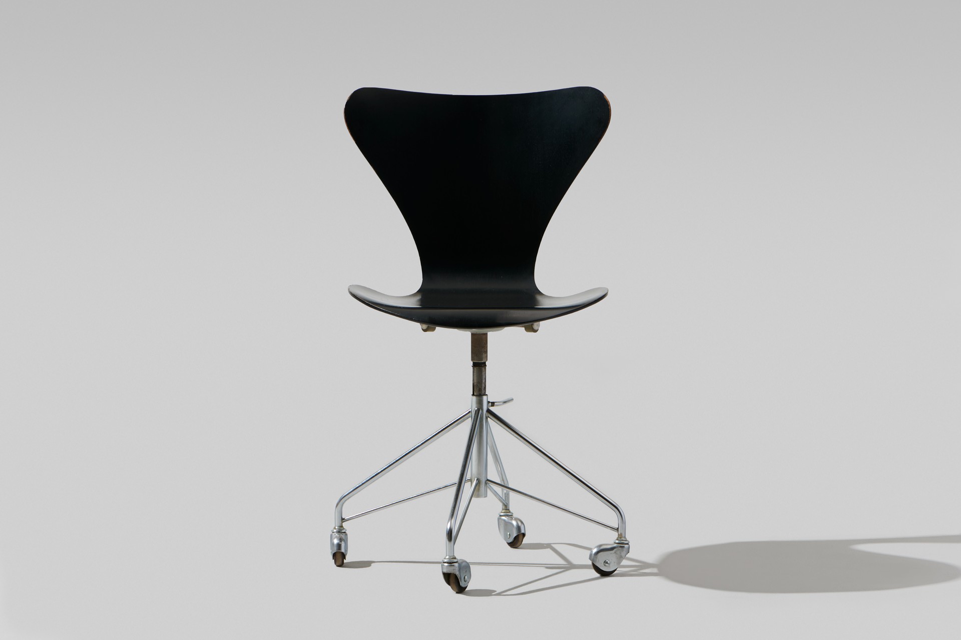Swivel Chair Model No. 3117