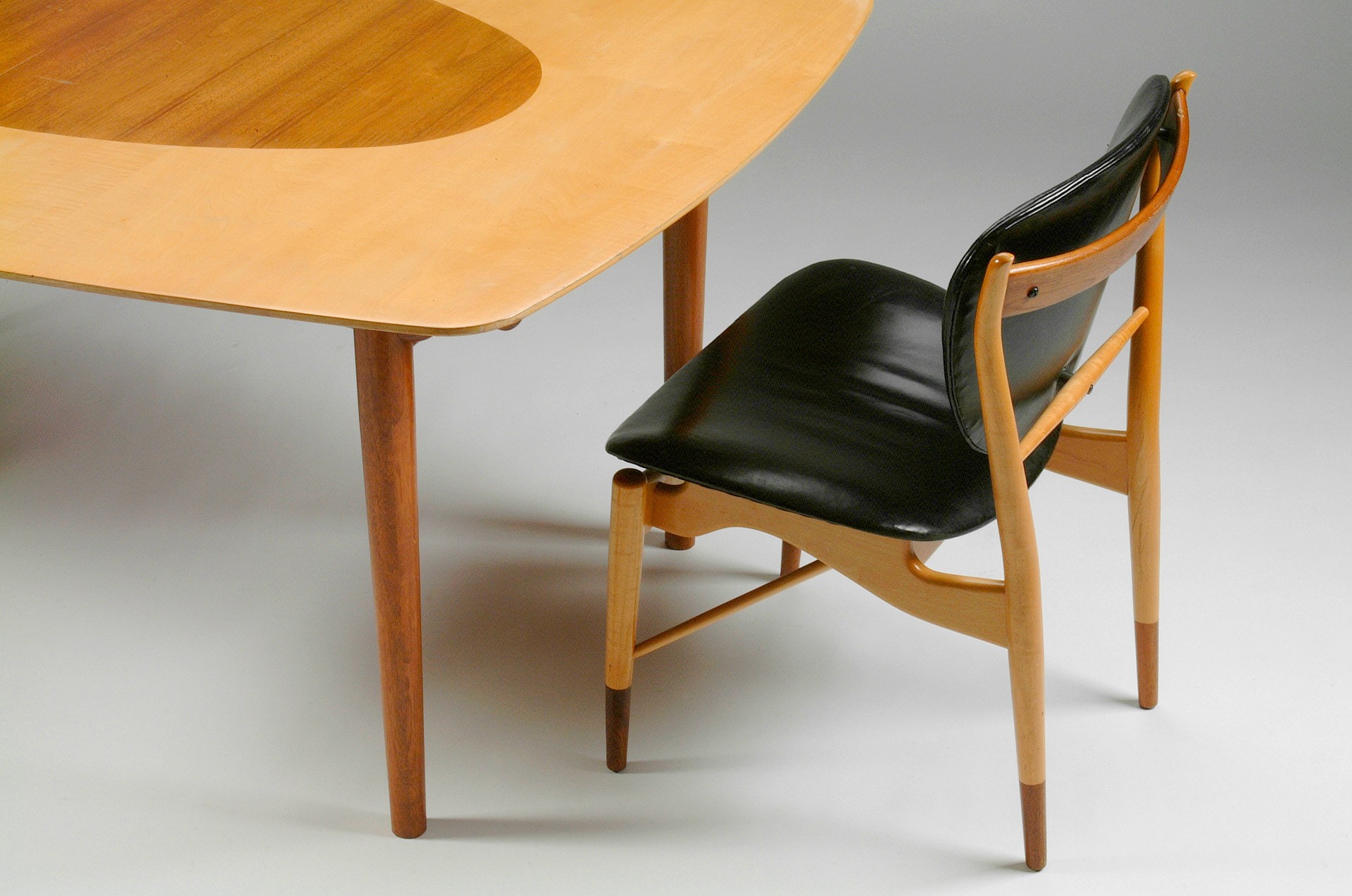 Finn Juhl Dining Set image 2