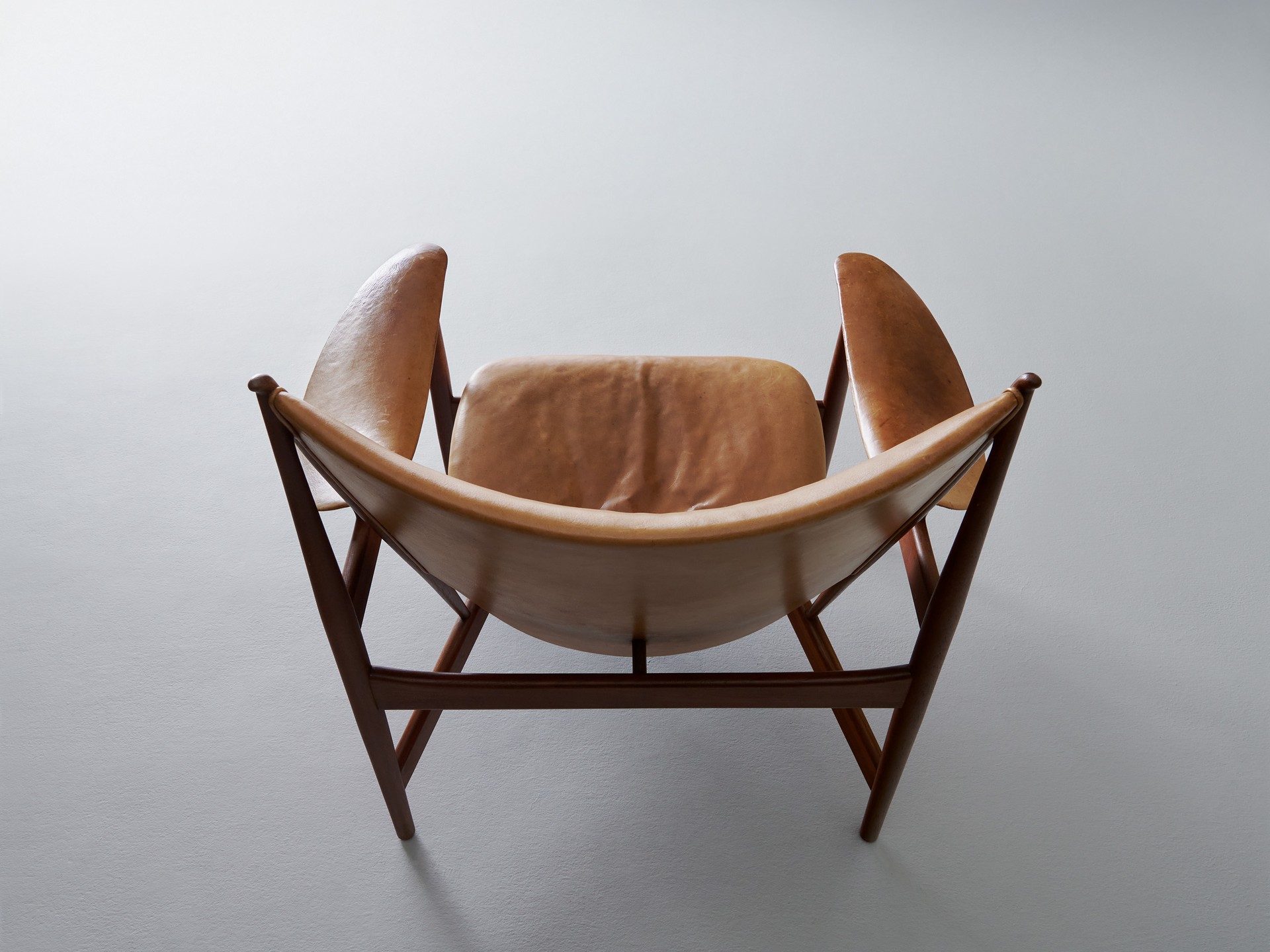 'Chieftain' Armchair image 8