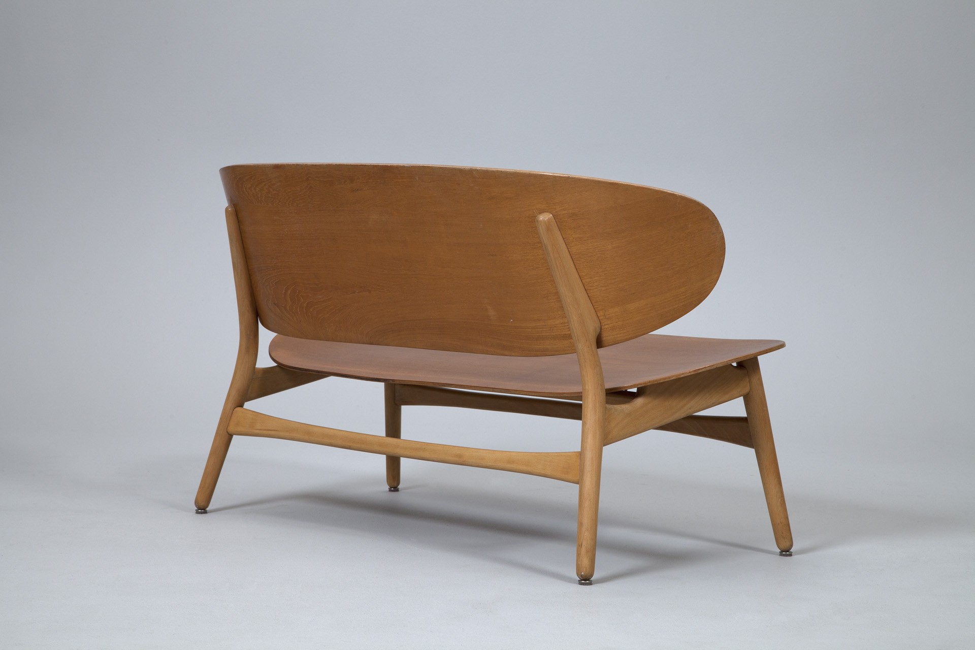 Sofa and two chairs image 3