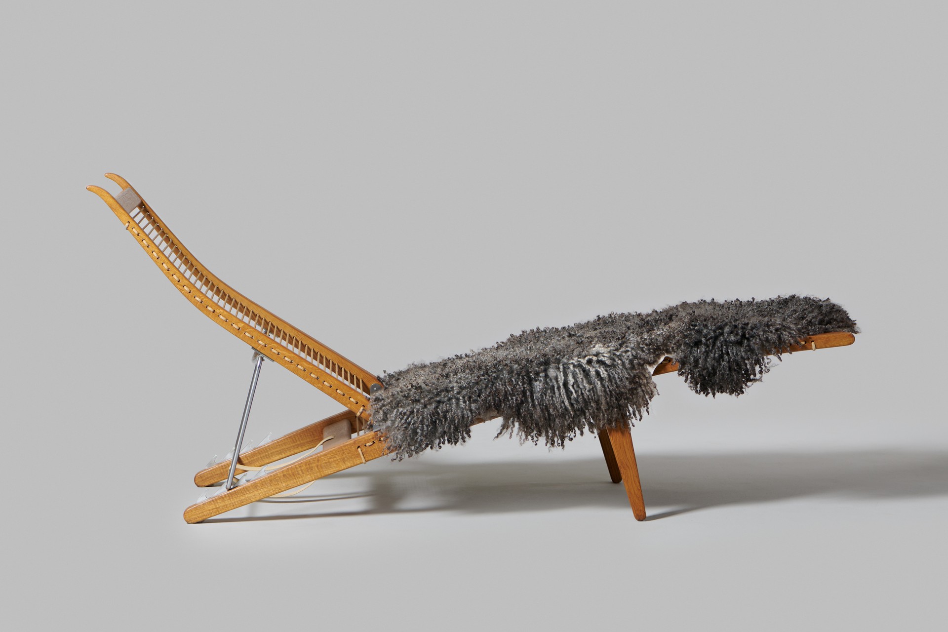 Lounge Chair JH 524 image 4
