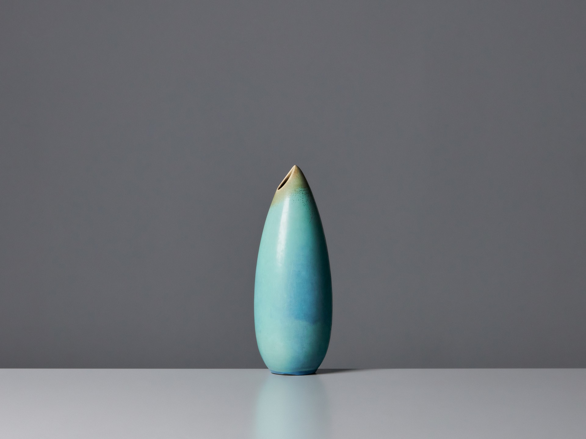 Three 'Gnurgla' Vases image 13