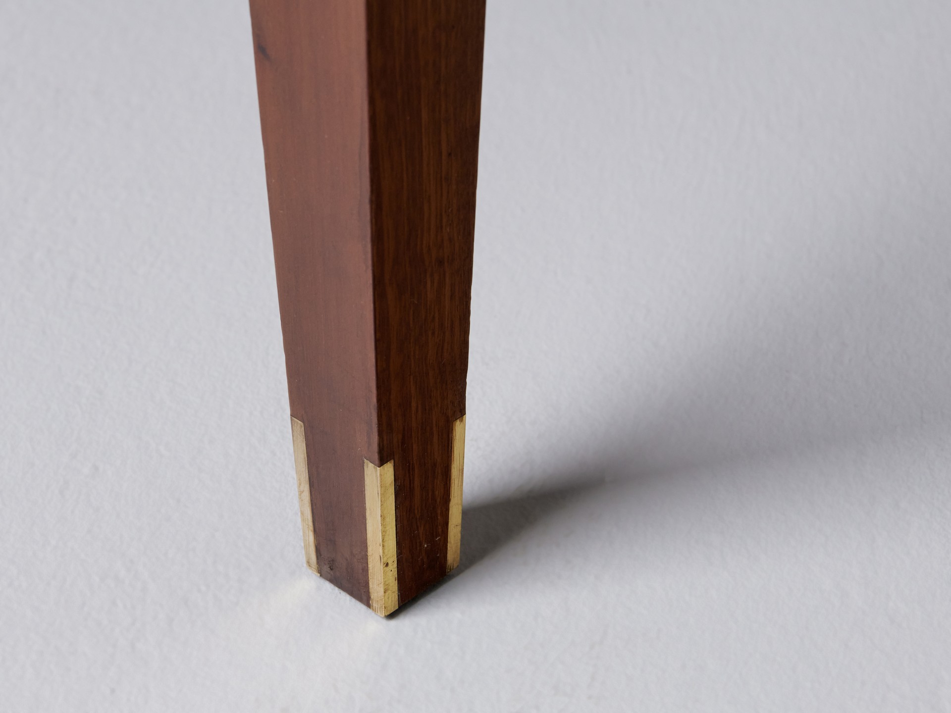 Desk image 9