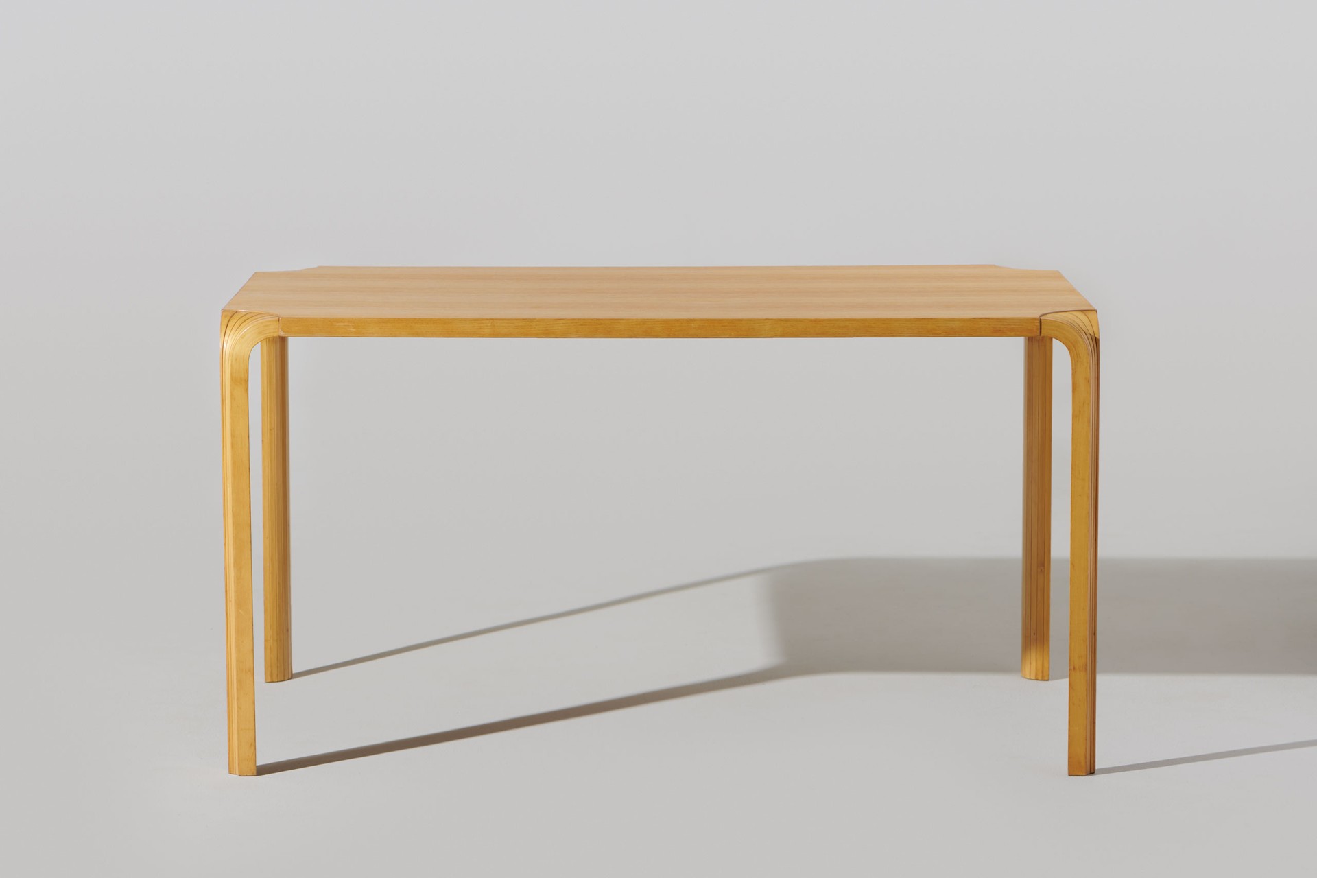 'Fan Leg' Dining Table image 3