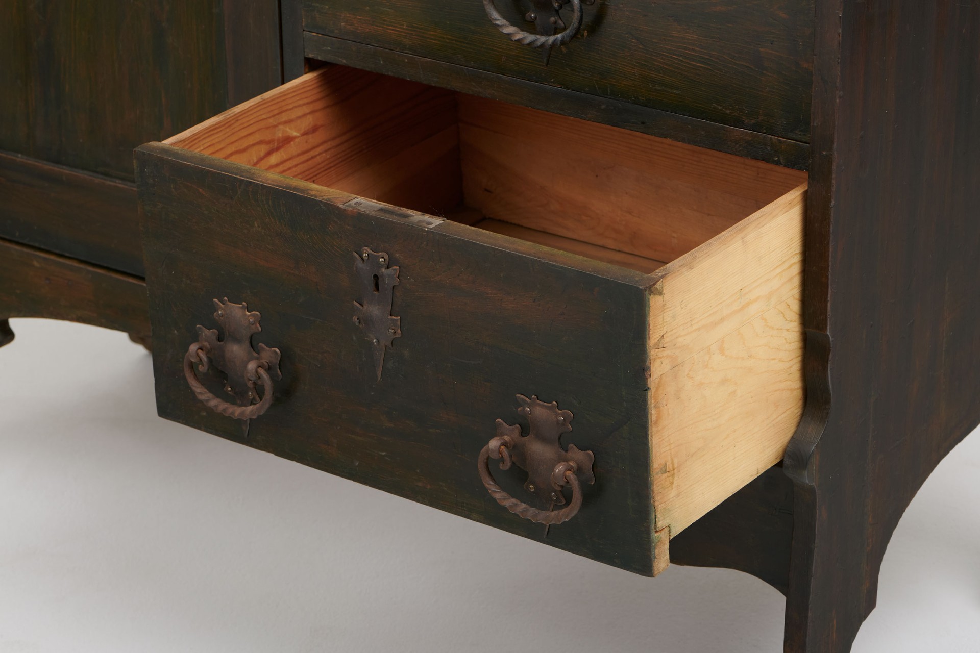 Art Nouveau Cabinet image 3